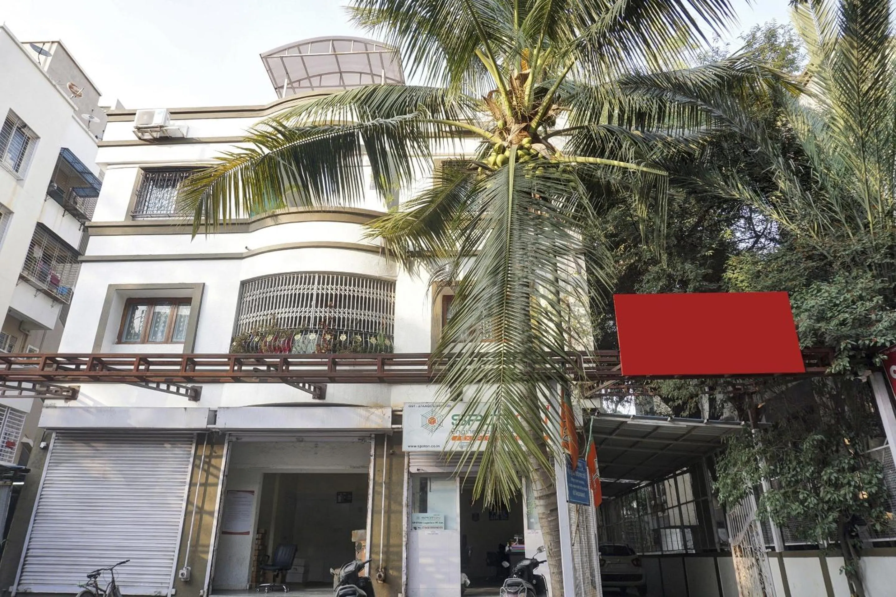 Facade/entrance in Super Townhouse The Upper Room Near Pune Airport