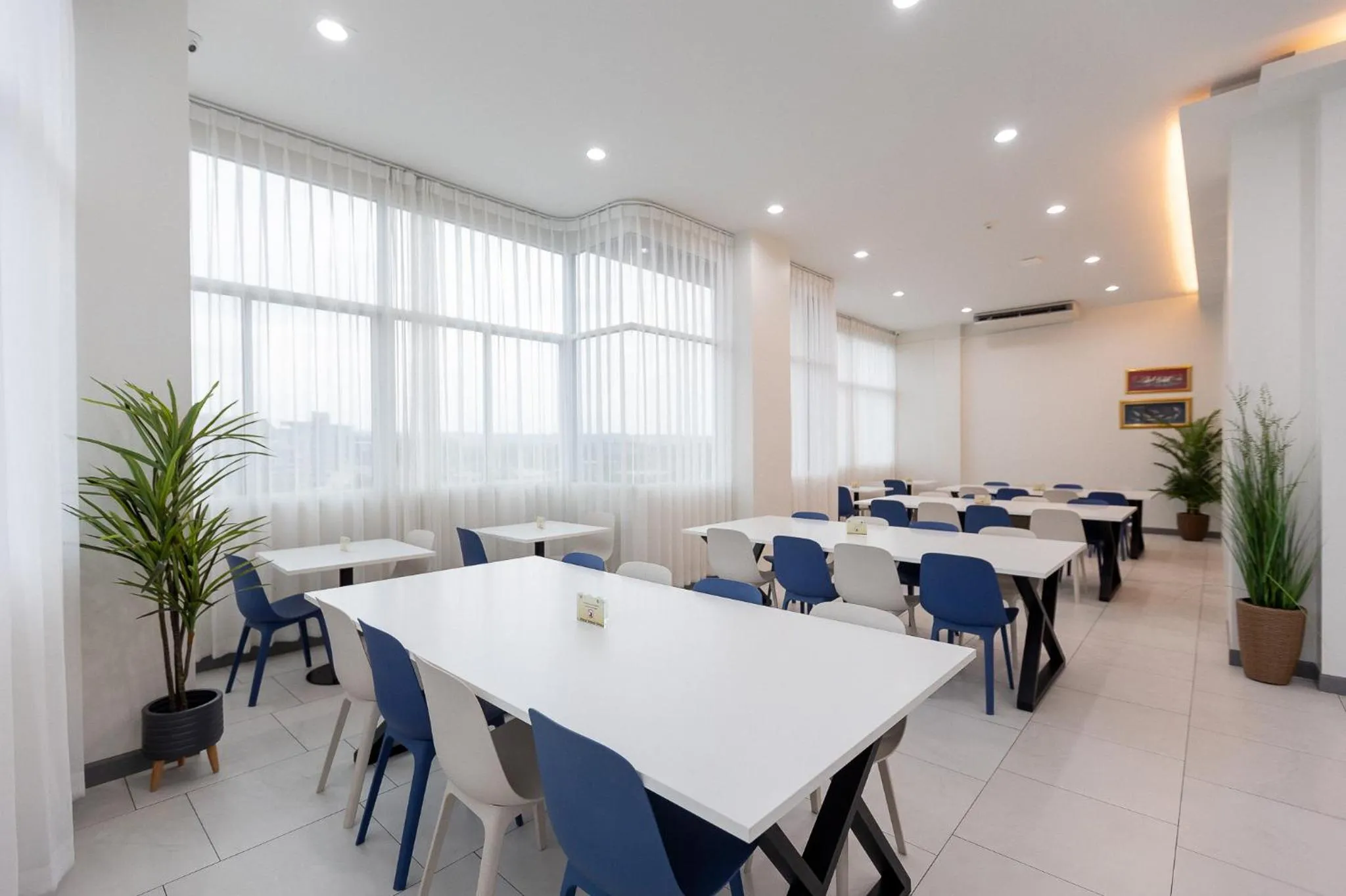 Restaurant/places to eat in SUBANAN Residence - SHA Extra Plus Certified