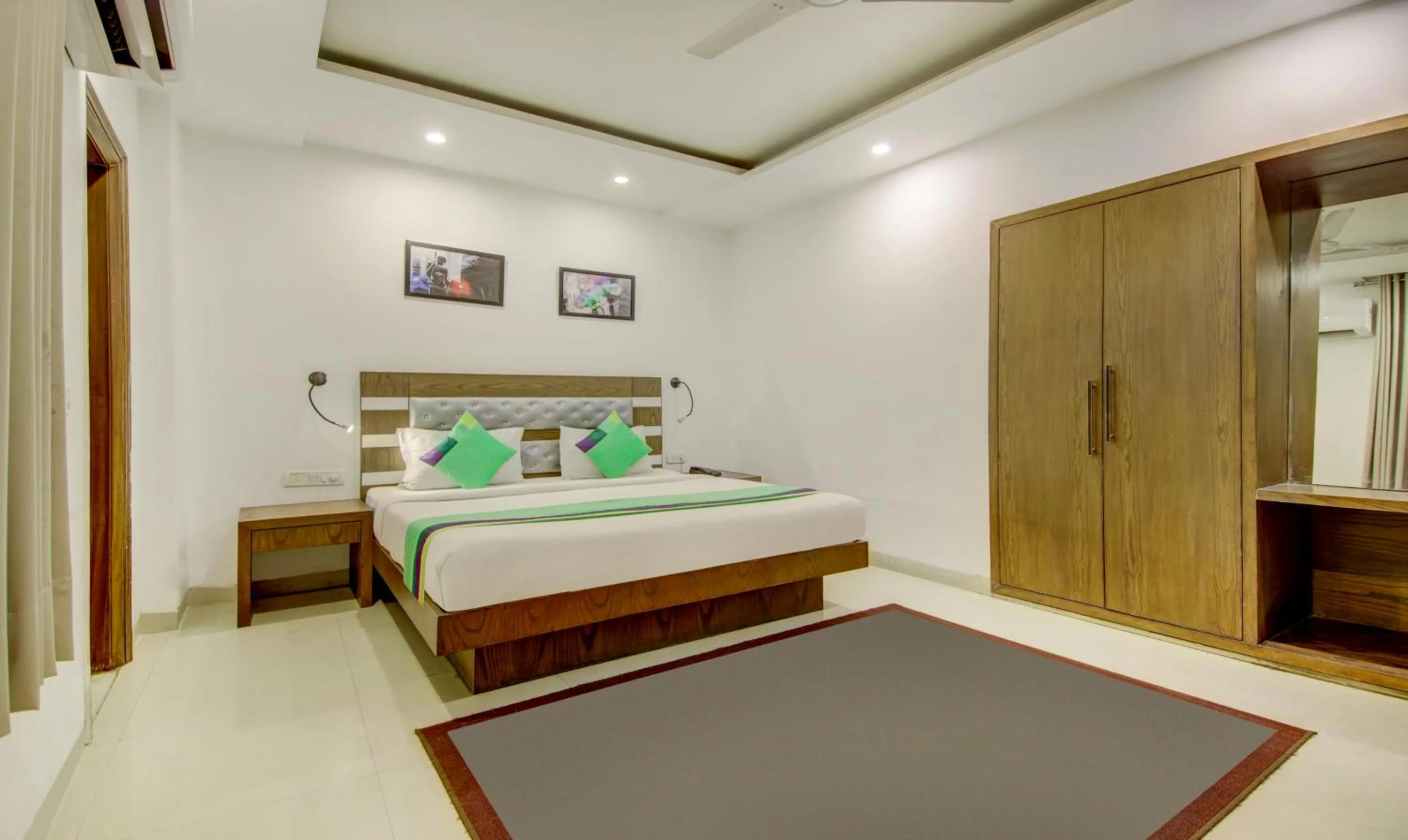 Bedroom, Bed in Treebo The Kings Plaza