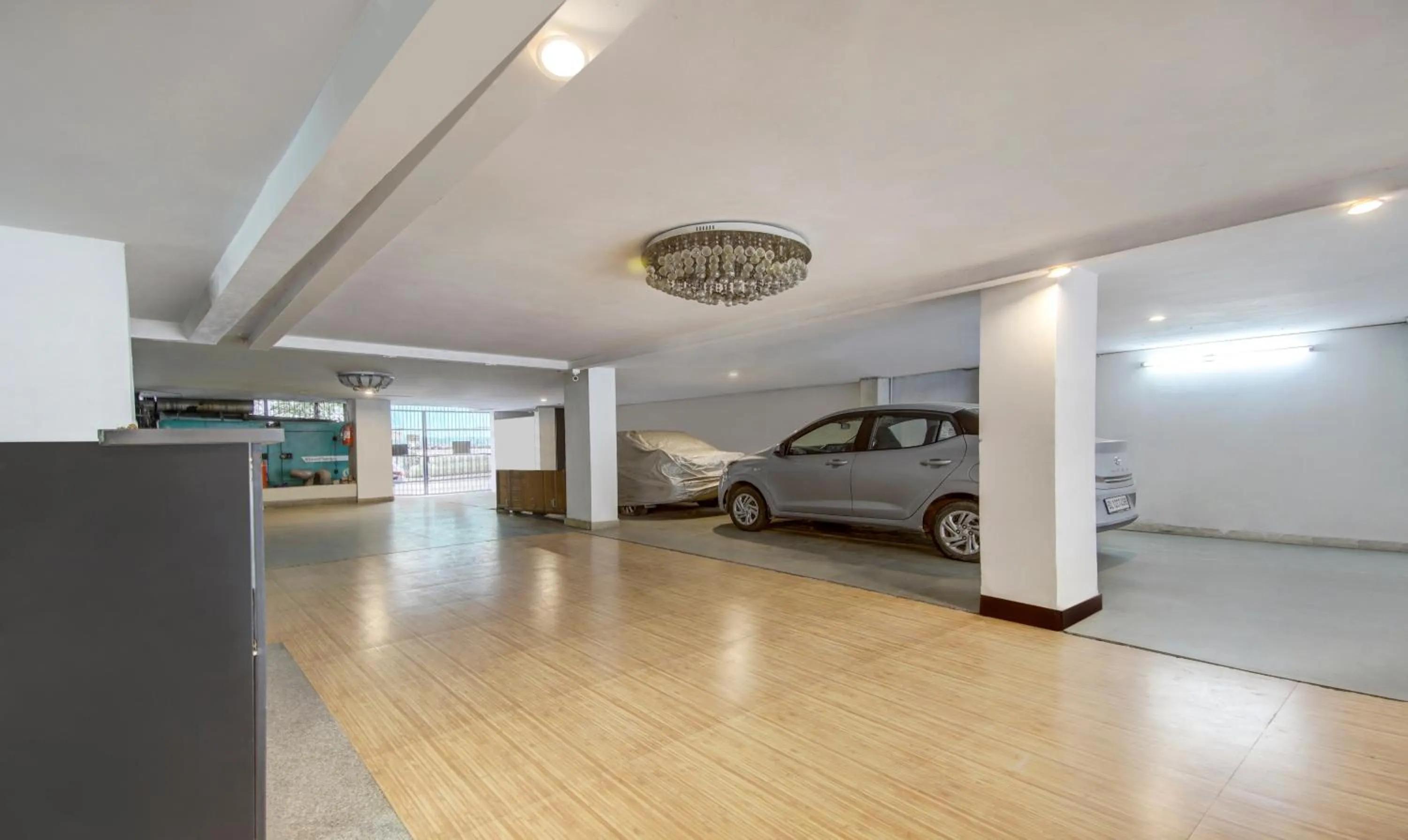 Parking in Treebo The Kings Plaza