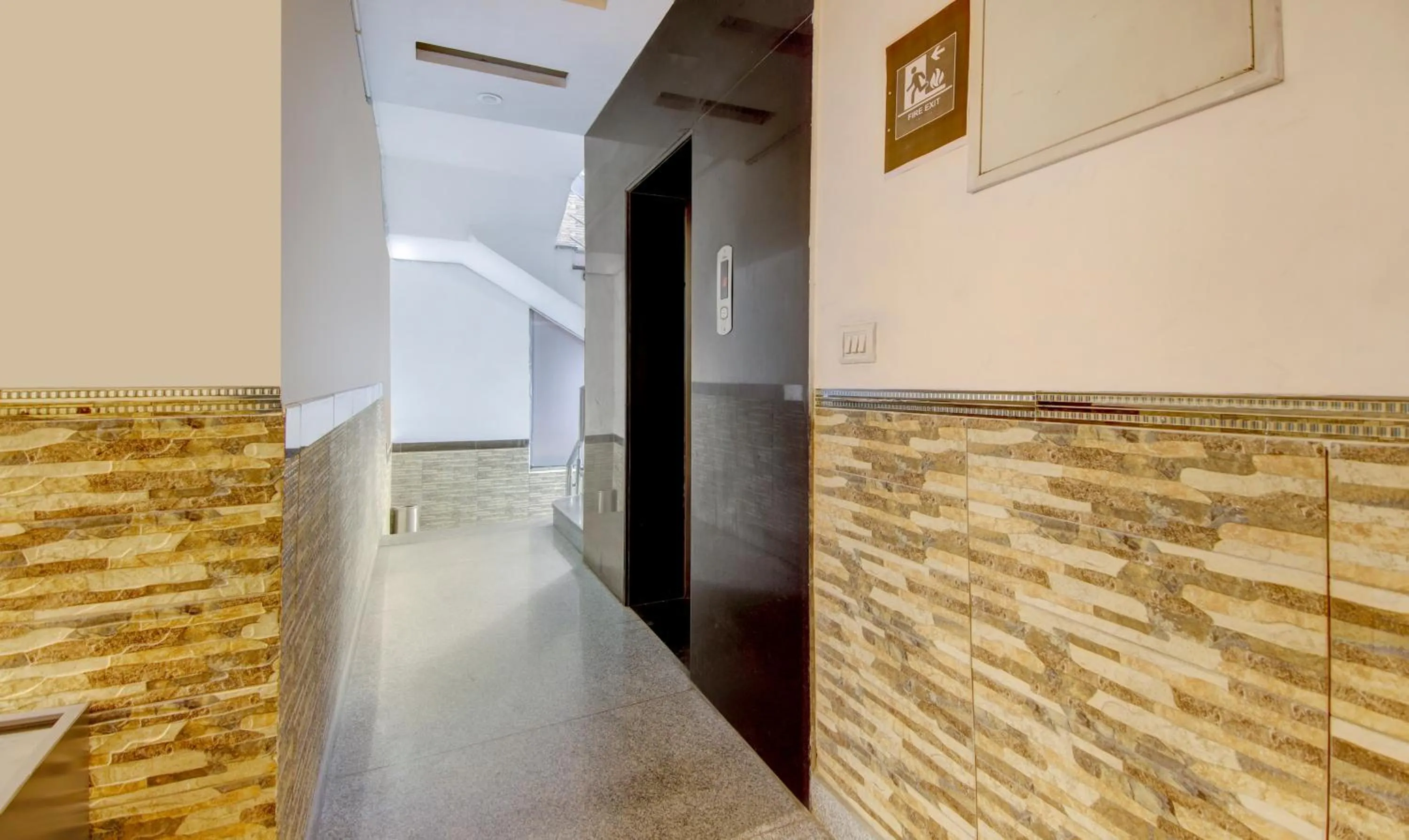 elevator in Treebo The Kings Plaza