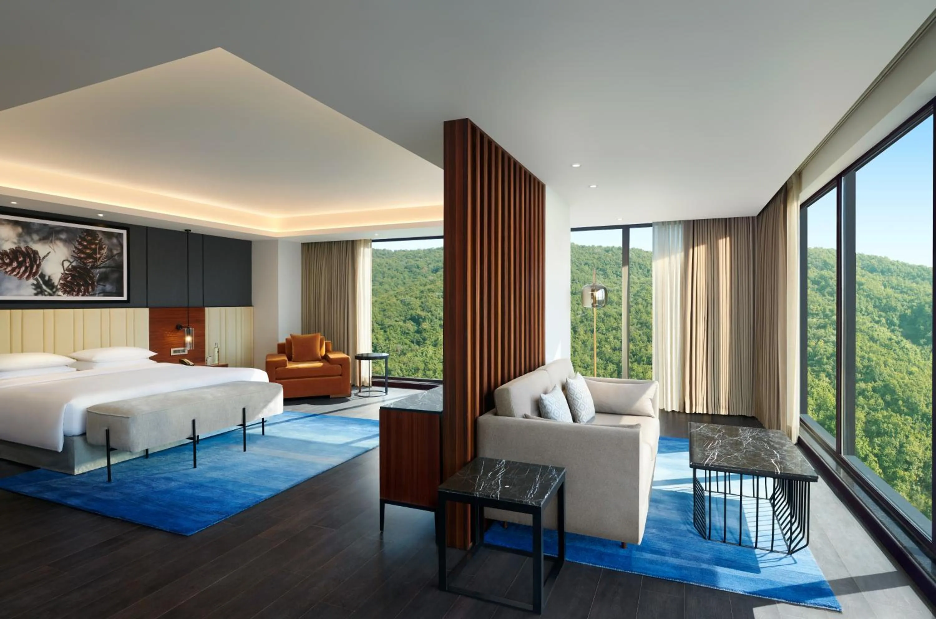 Living room, Bed in Hyatt Regency Dehradun Resort and Spa
