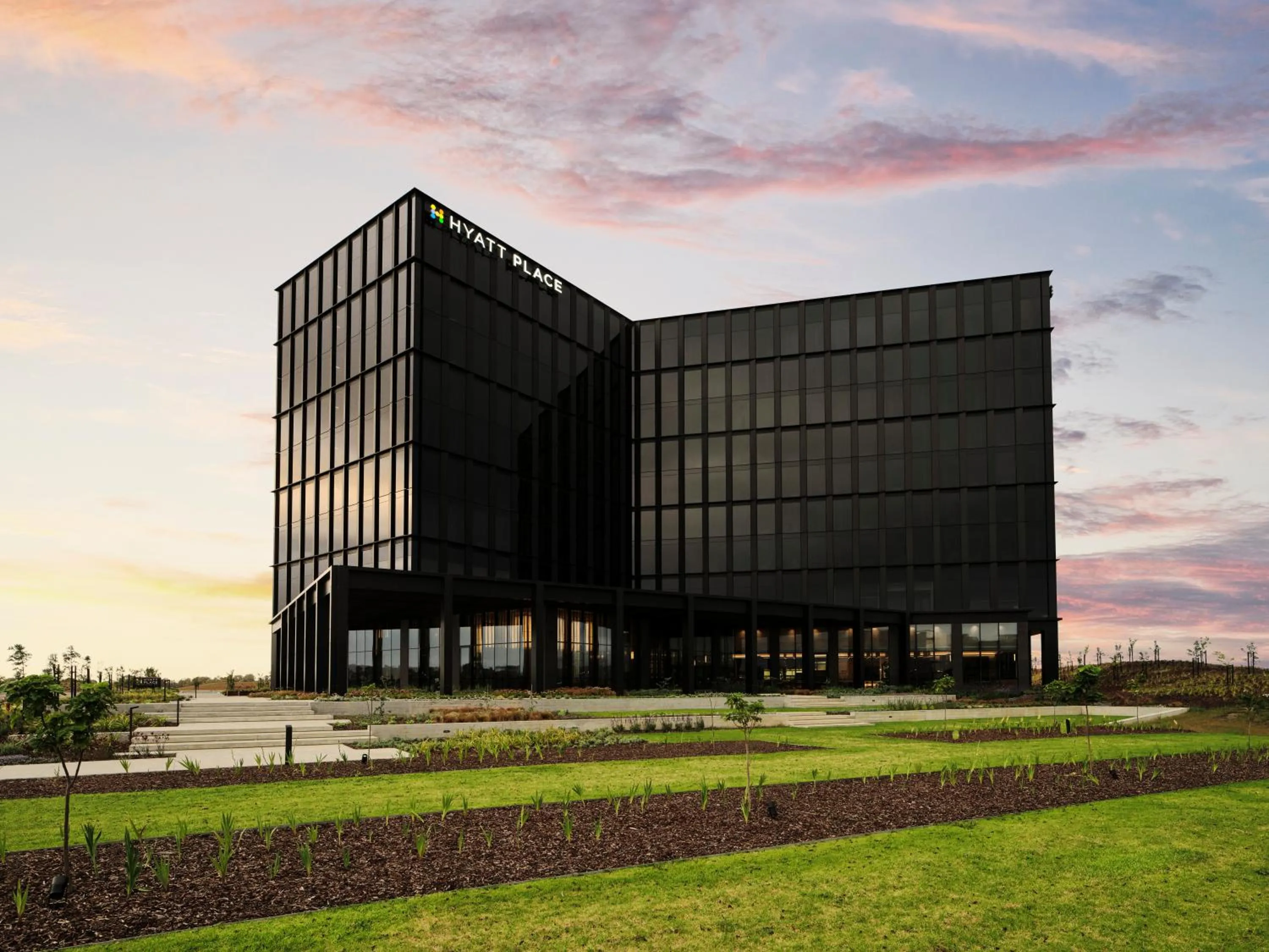 Property building in Hyatt Place Melbourne Caribbean Park