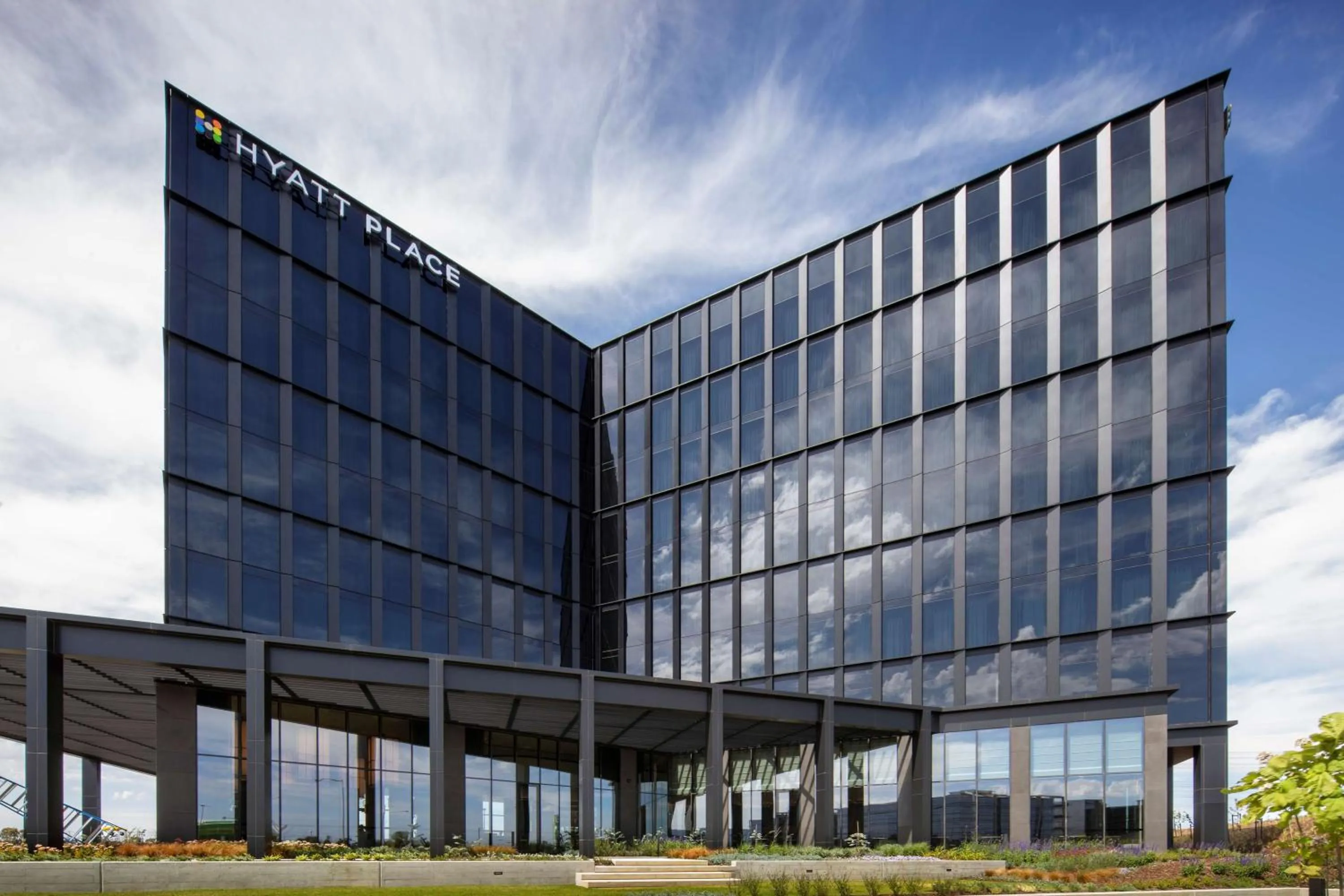 Property building in Hyatt Place Melbourne Caribbean Park