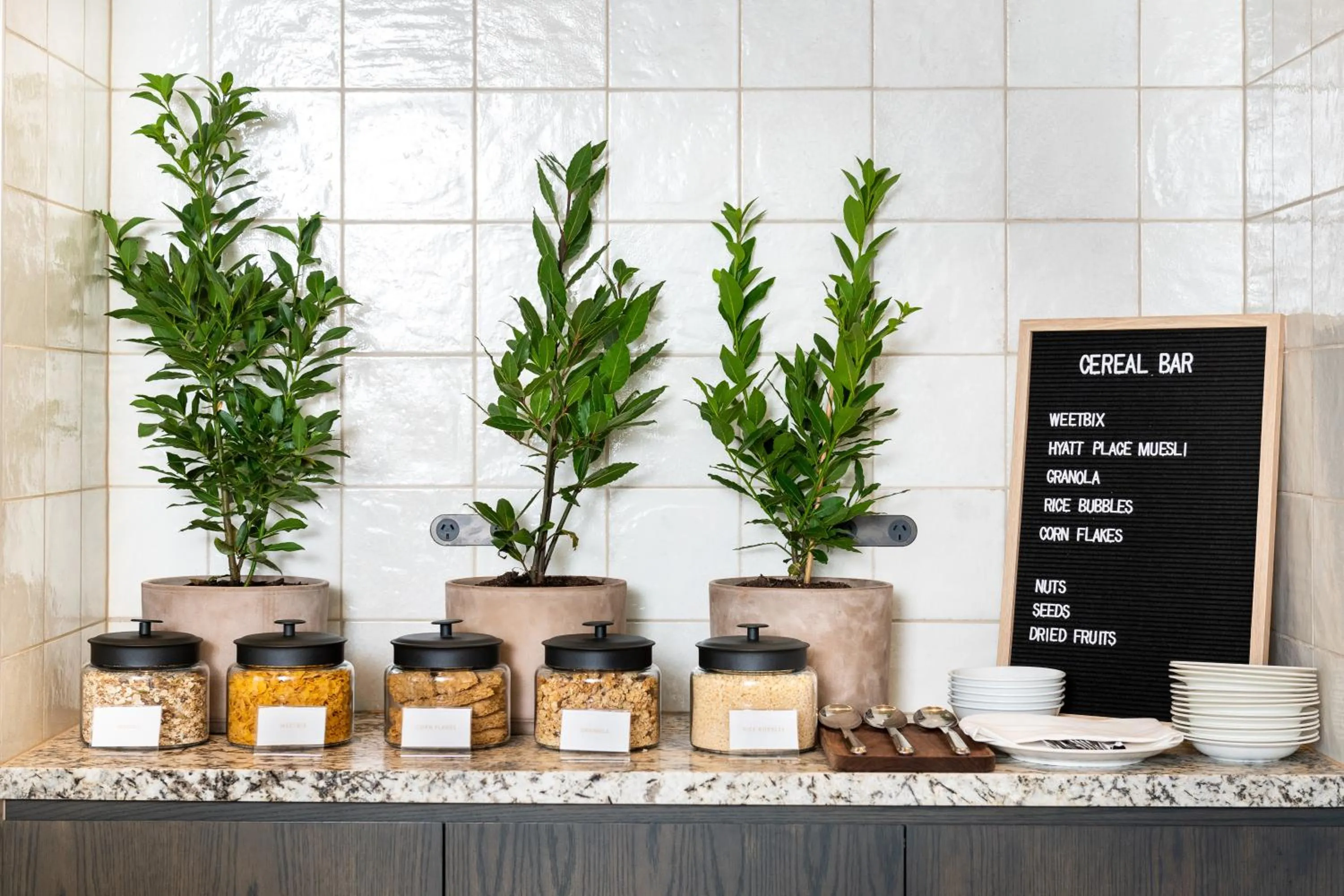 Restaurant/places to eat in Hyatt Place Melbourne Caribbean Park