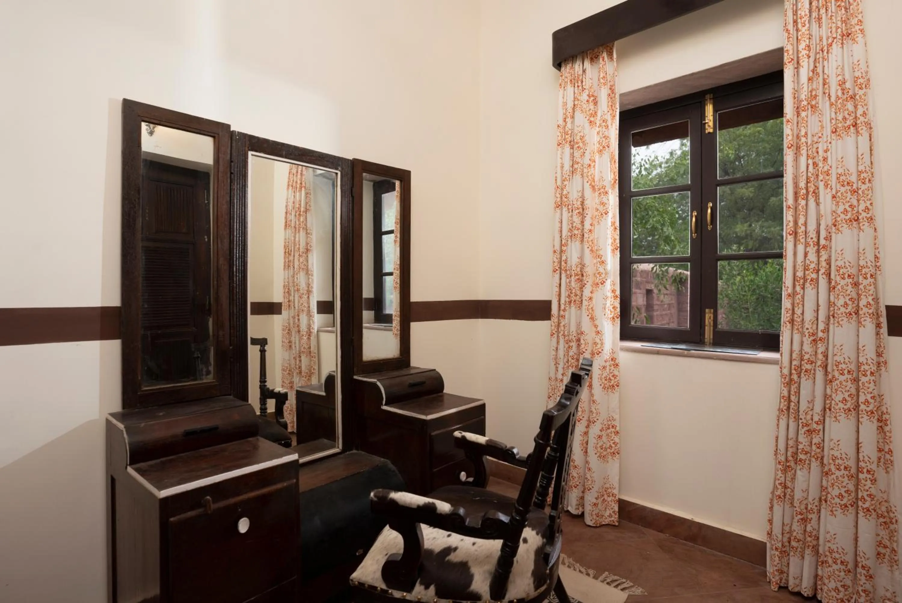 hair dryier in ama Stays & Trails Kothi Umednagar, Jodhpur