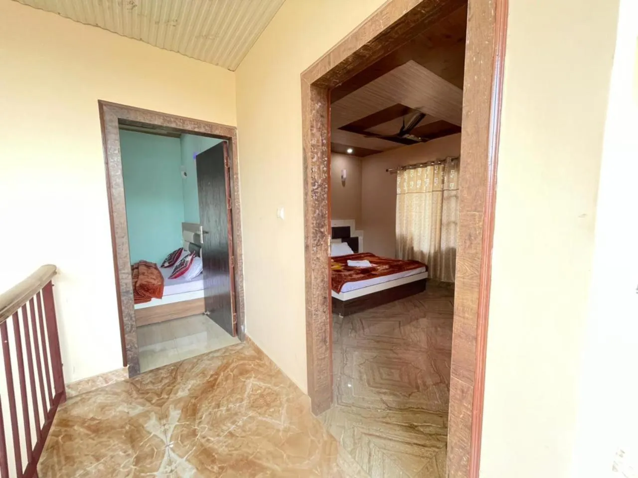 Property building, Bed in Oak wood Homestay Banikhet