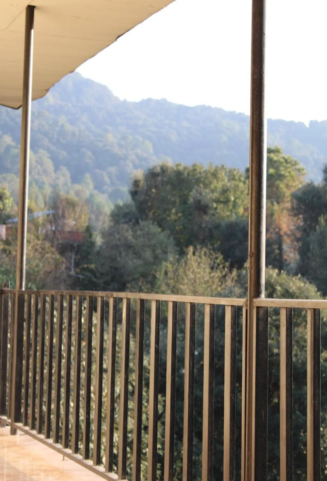 Property building in Oak wood Homestay Banikhet