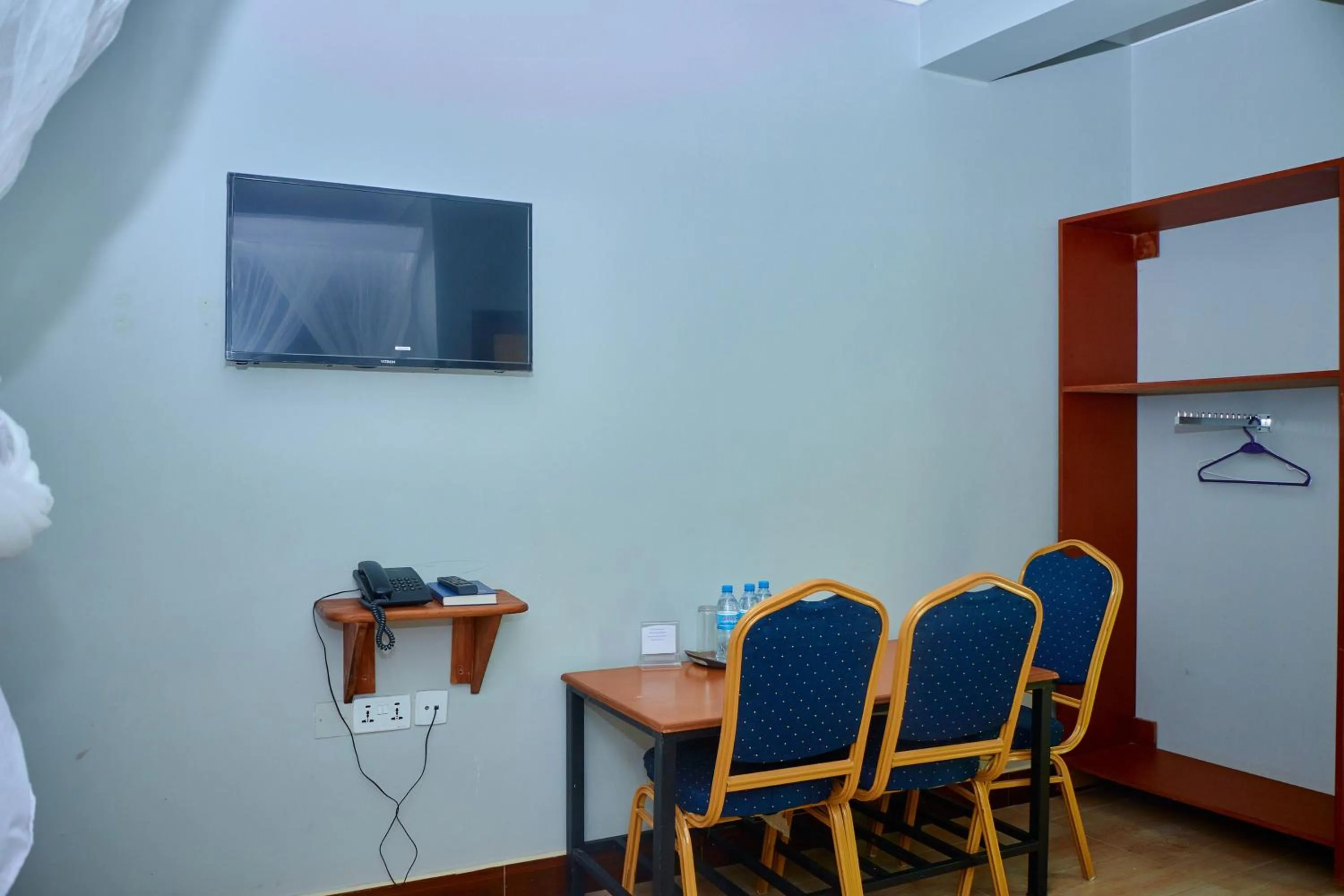 TV and multimedia in Elanacha Hotel