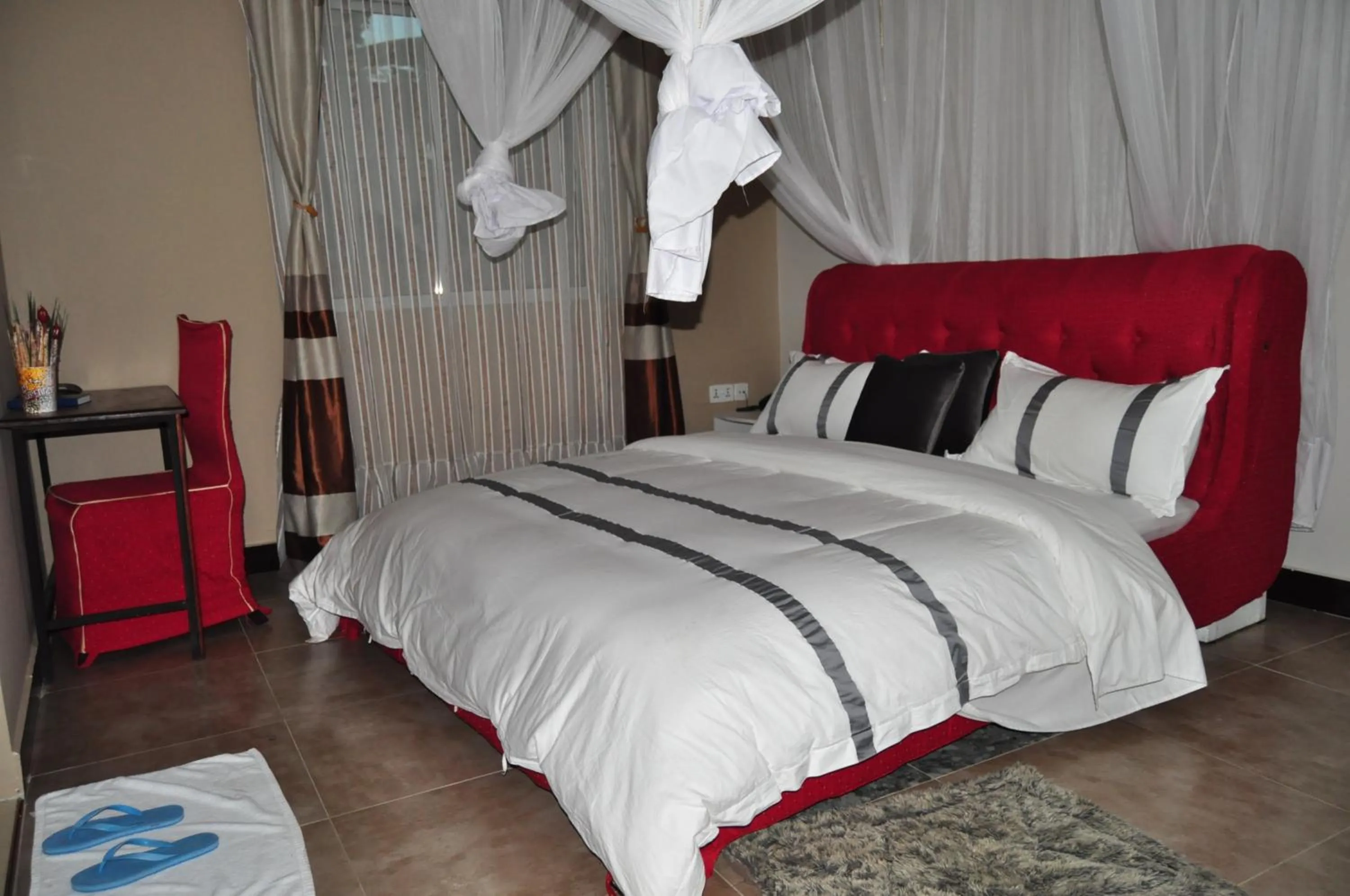 Bed in Elanacha Hotel