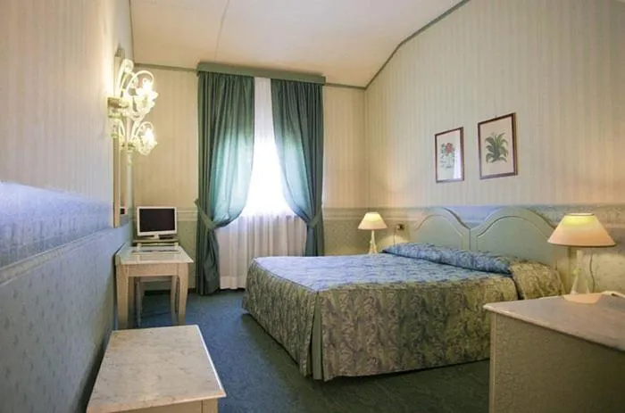Bedroom, Bed in Hotel Bentivoglio Residenza D'Epoca