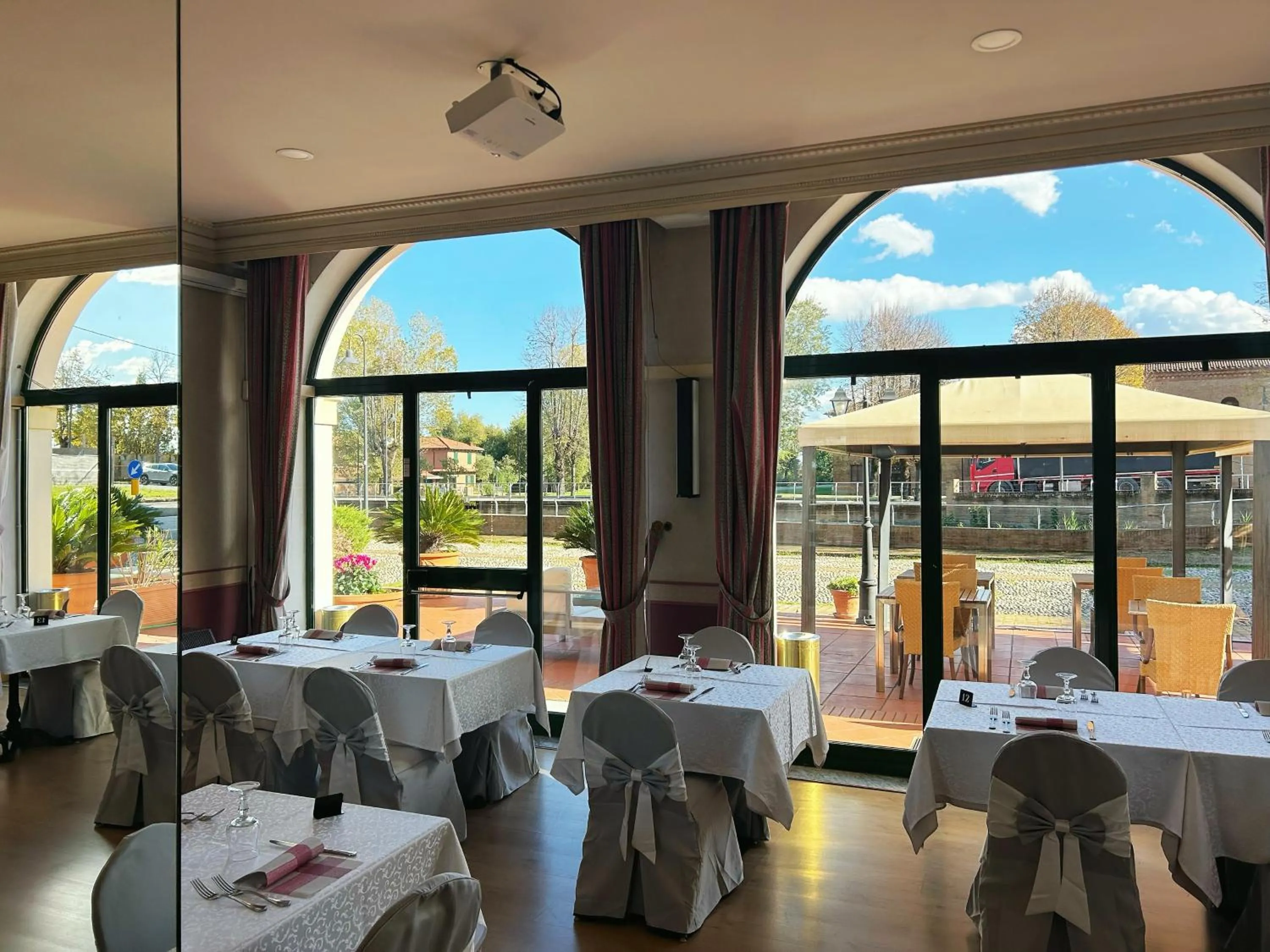 Restaurant/places to eat in Hotel Bentivoglio Residenza D'Epoca