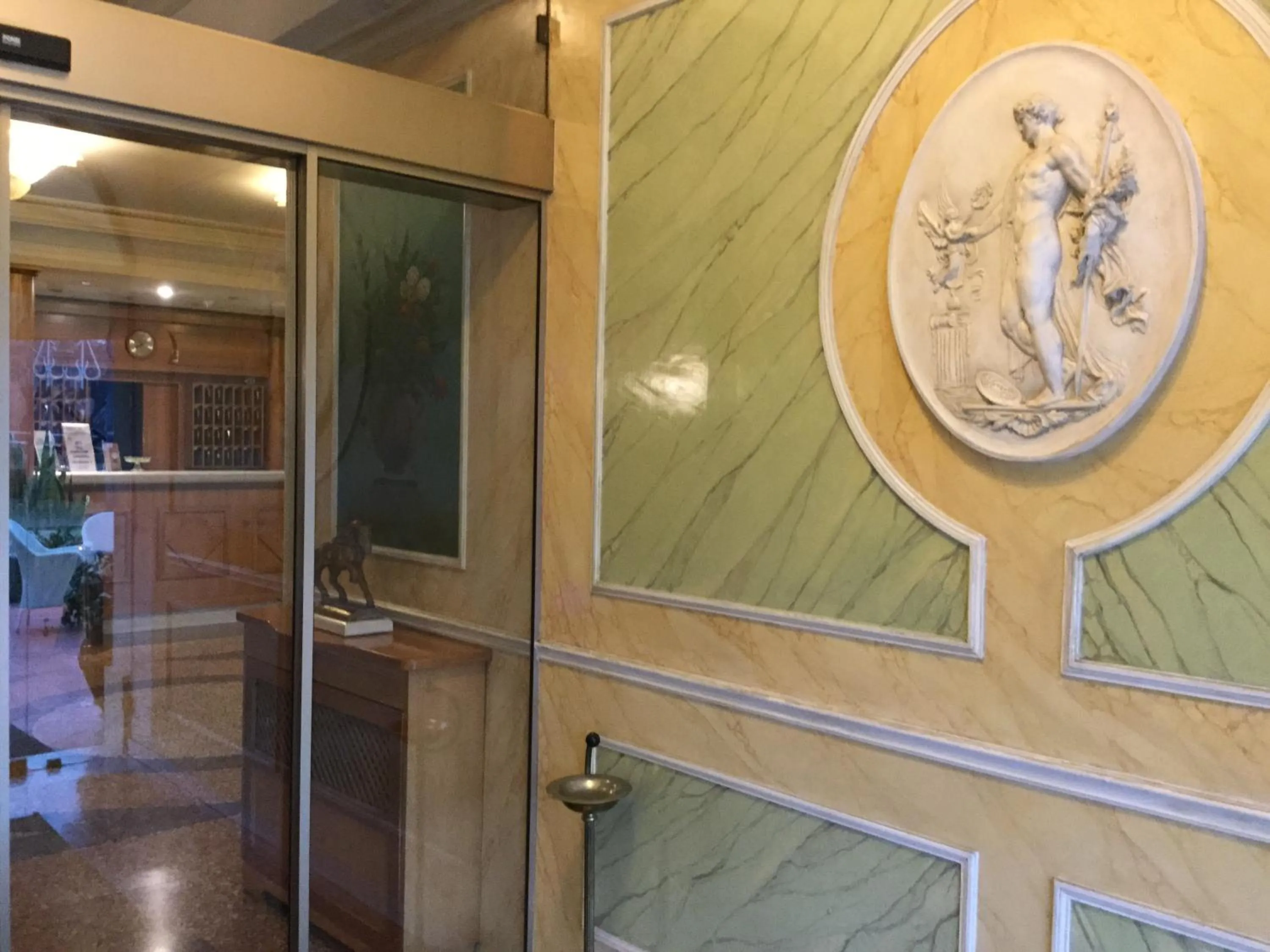 Decorative detail in Hotel Bentivoglio Residenza D'Epoca