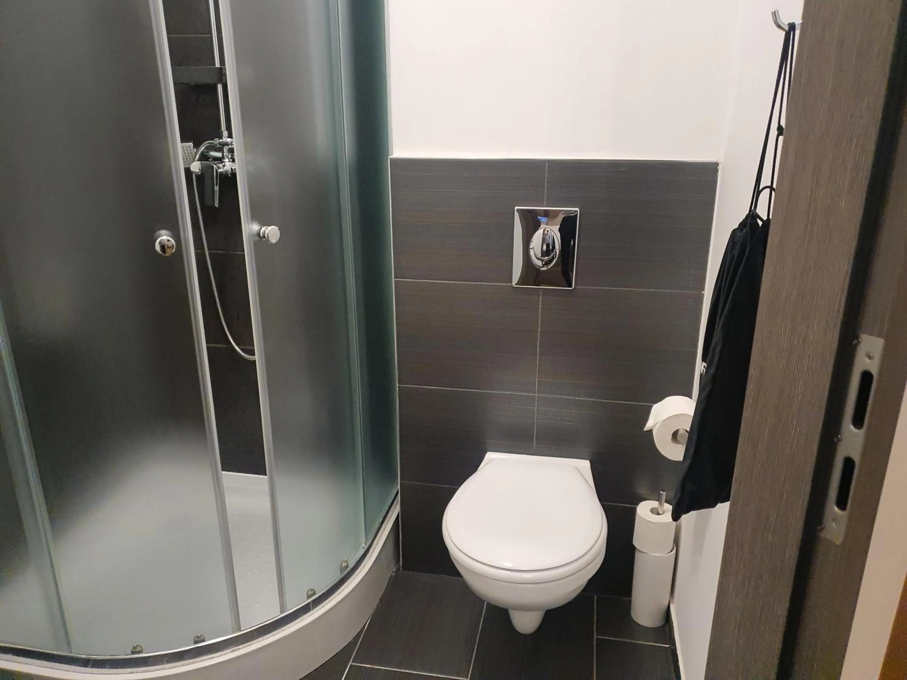 Shower in Váralja Home