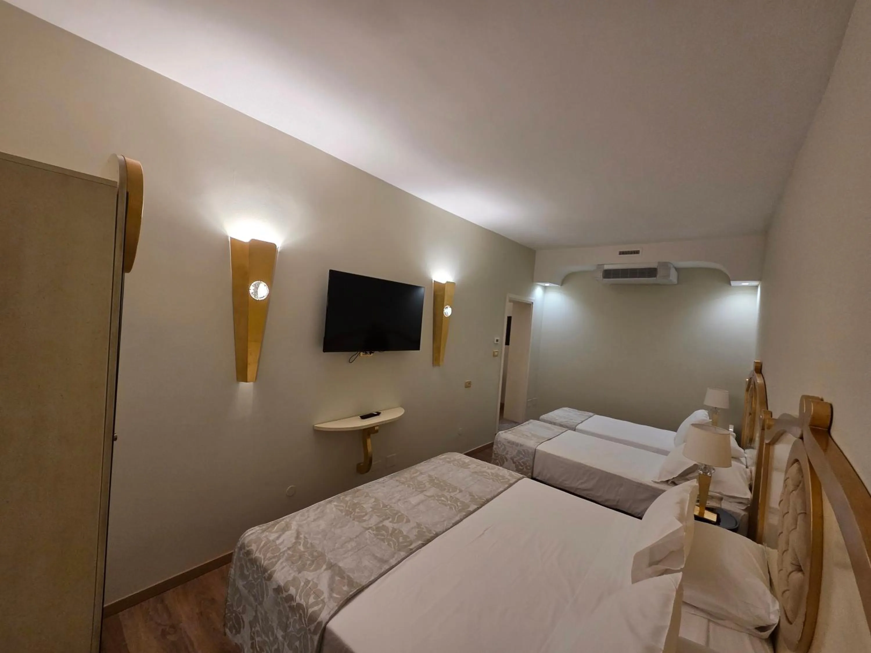 TV and multimedia, Bed in Zanhotel Tre Vecchi
