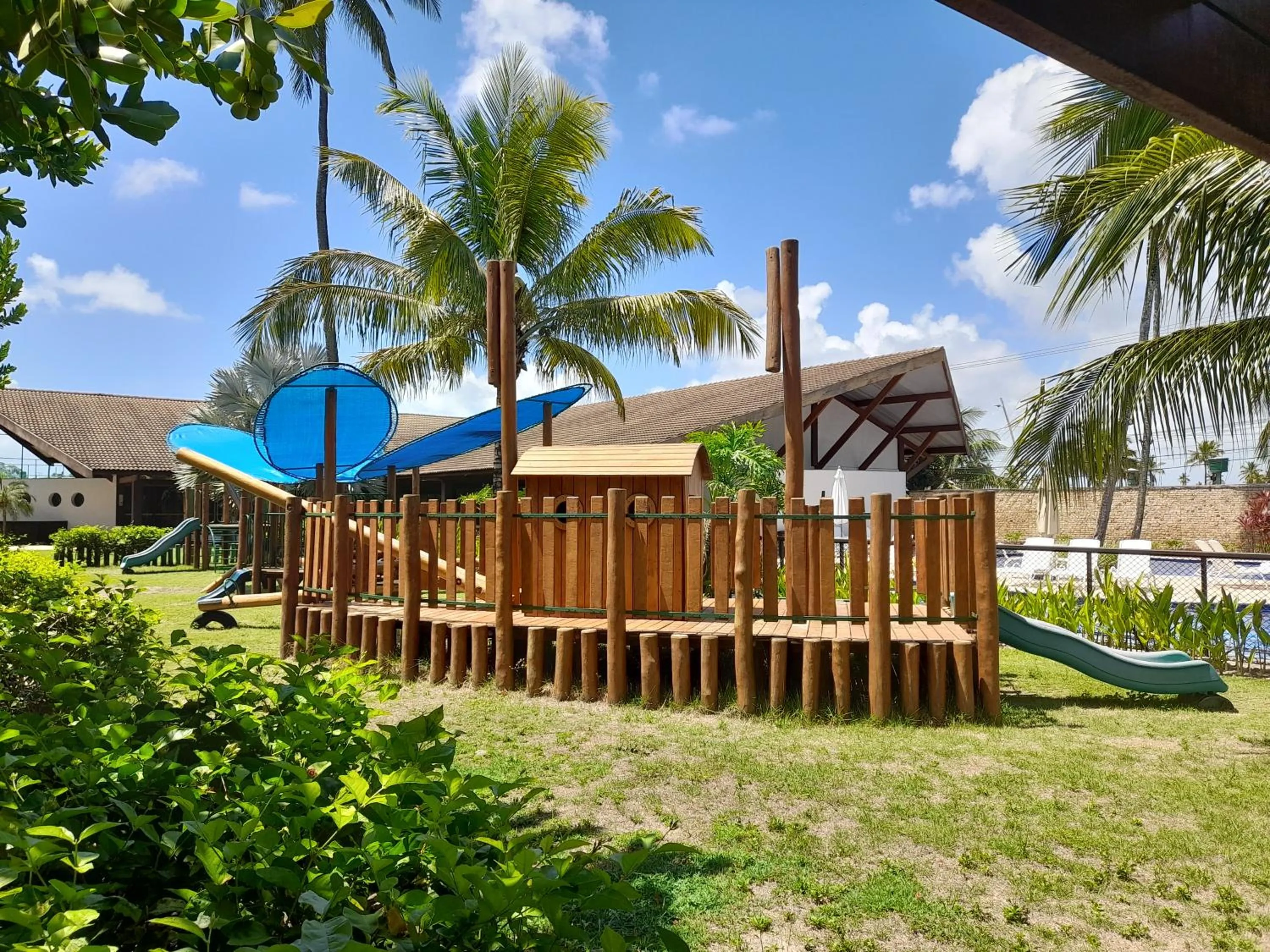 Children play ground in Aconchegante Flat em condomínio na beira mar de Muro Alto - Malawi Beach Resort