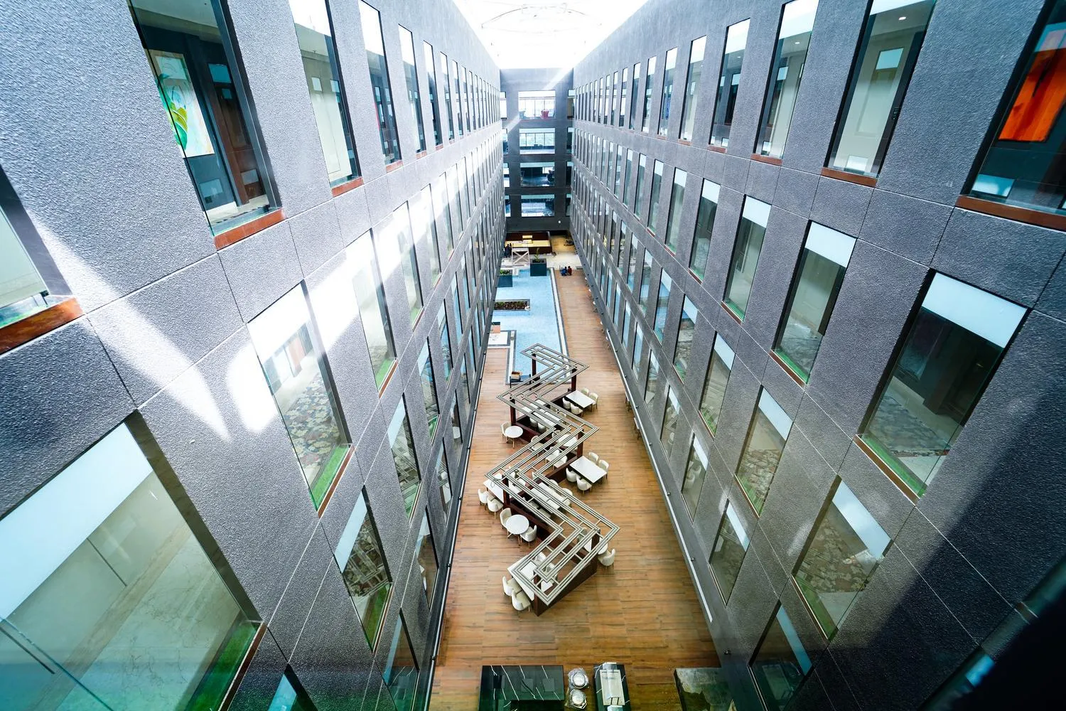 Restaurant/places to eat in Essentia Luxury Hotel Indore