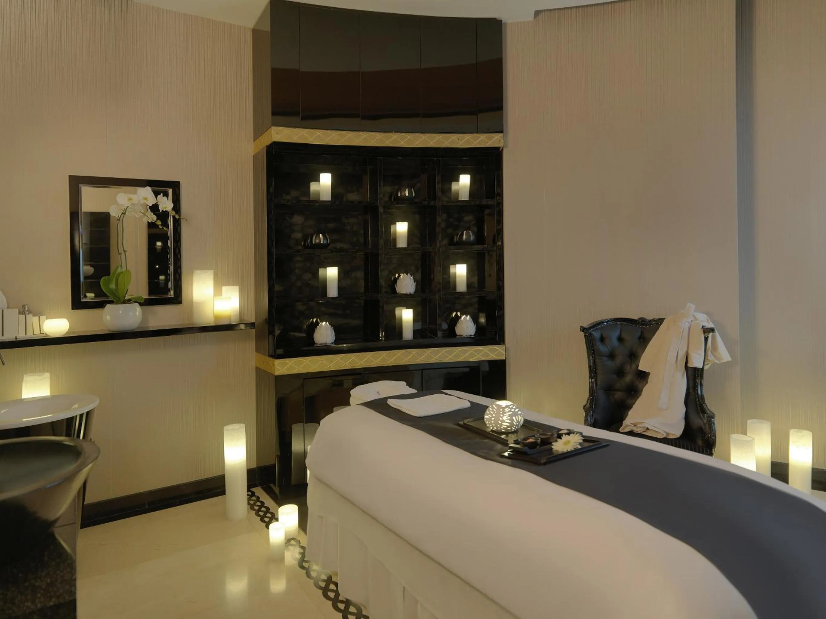 Spa and wellness centre/facilities in DAMAC Maison Mall Street