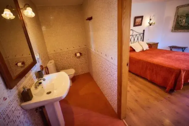 Double or Twin Room - single occupancy in As Chivas Double or Twin Room - single occupancy in As Chivas
