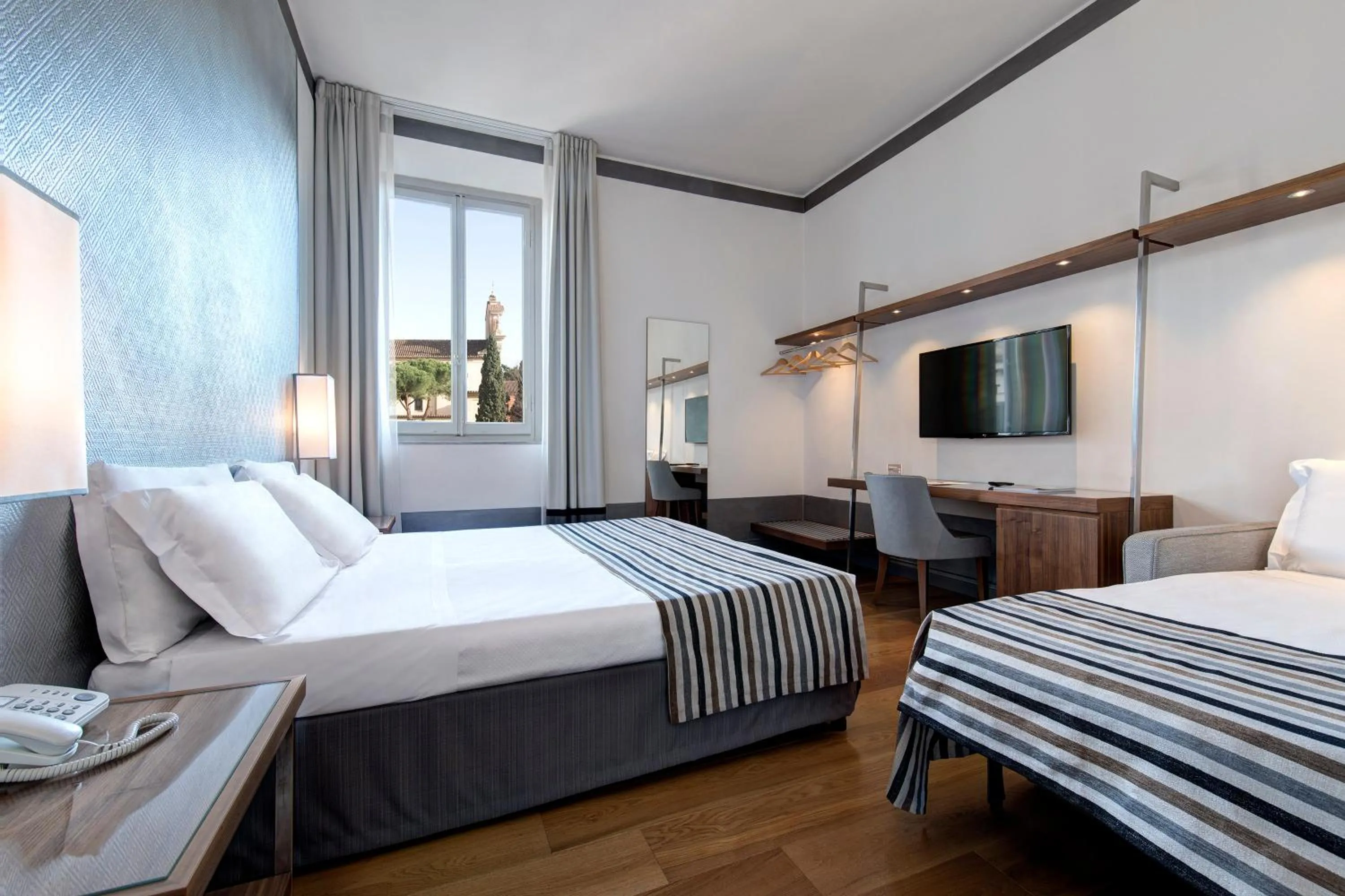 Photo of the whole room, Bed in Hotel Orto de' Medici