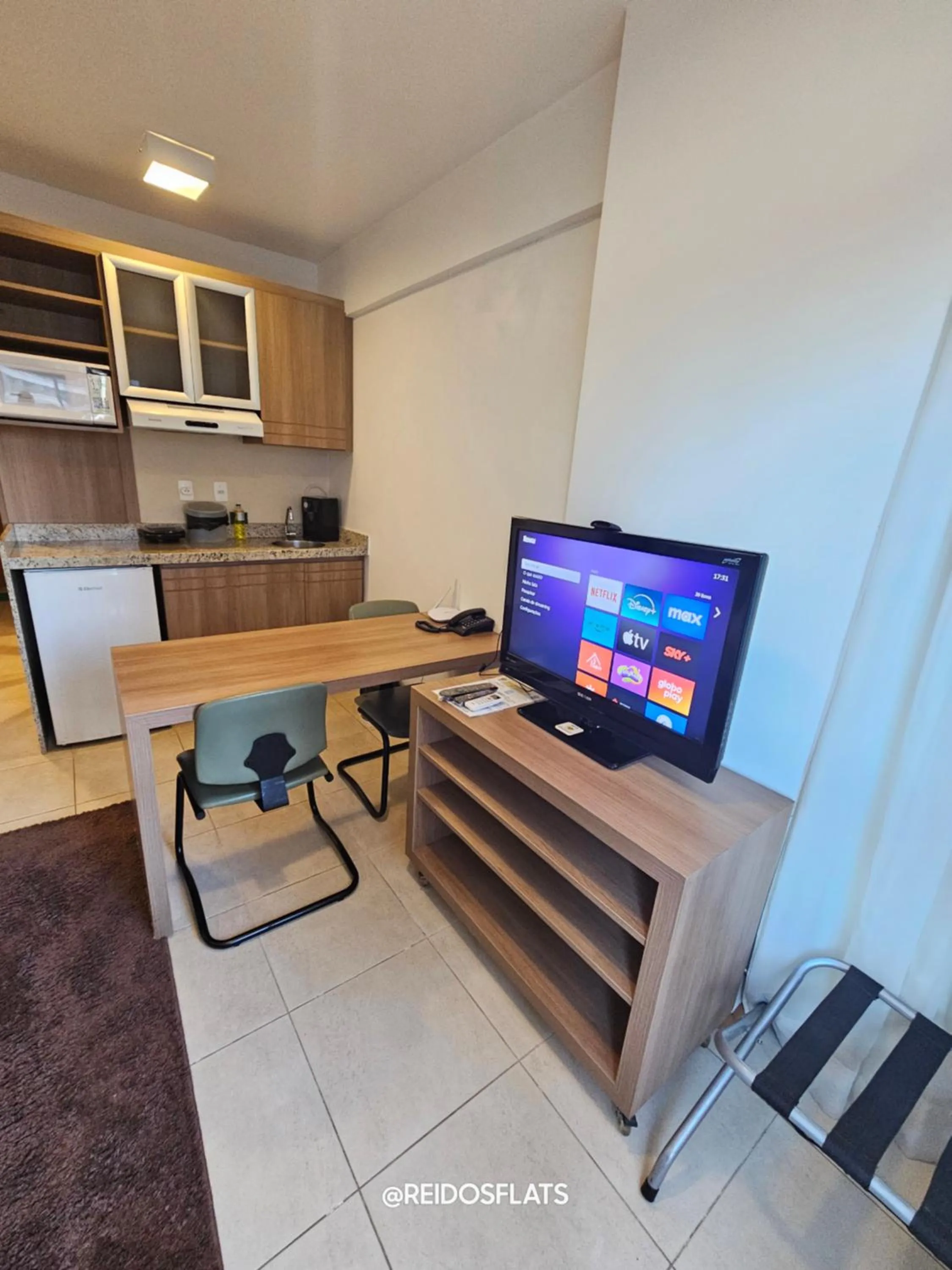 TV and multimedia in Flat Saint Moritz Express By Rei dos Flats