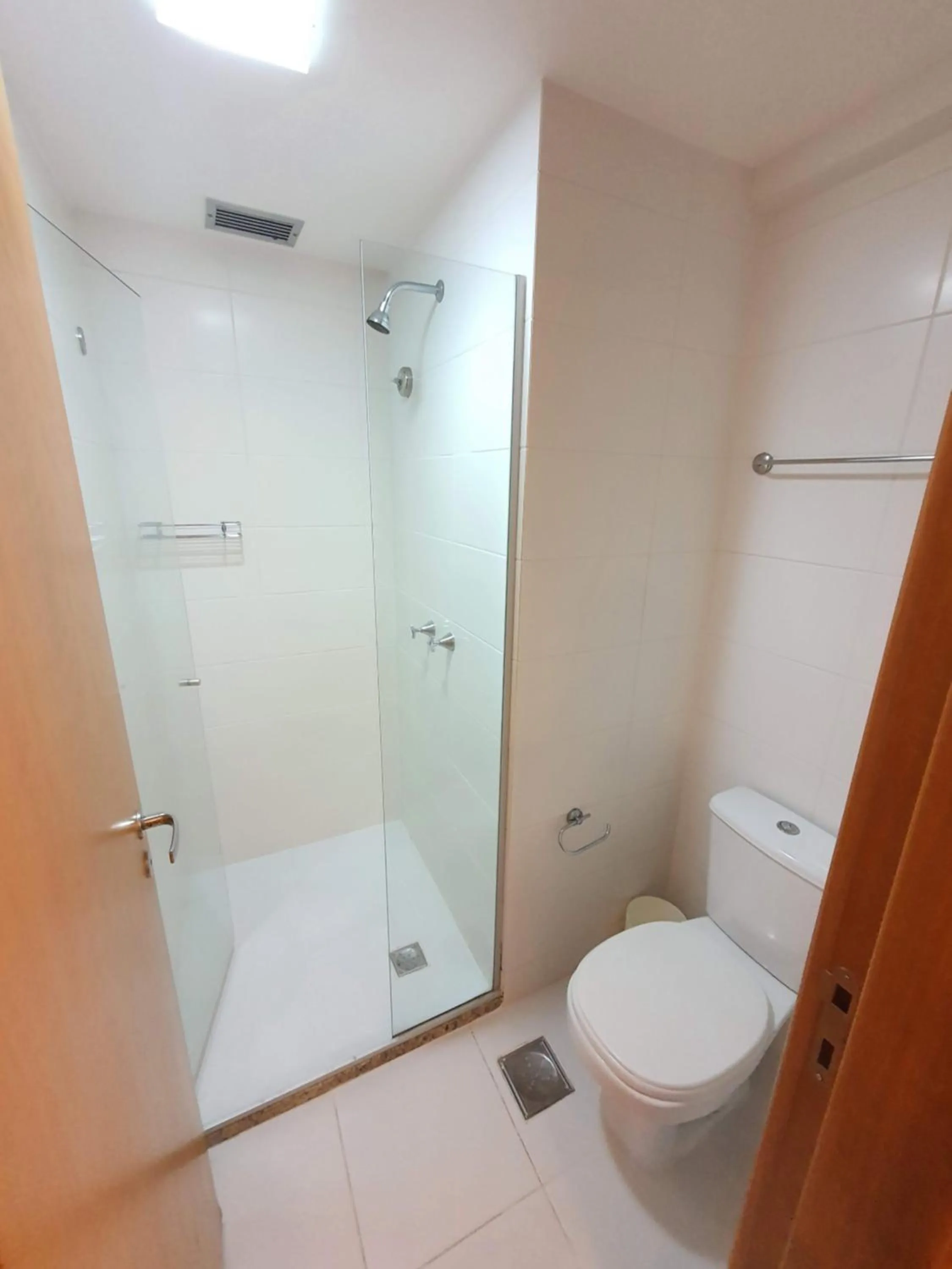 Shower in Flat Saint Moritz Express By Rei dos Flats