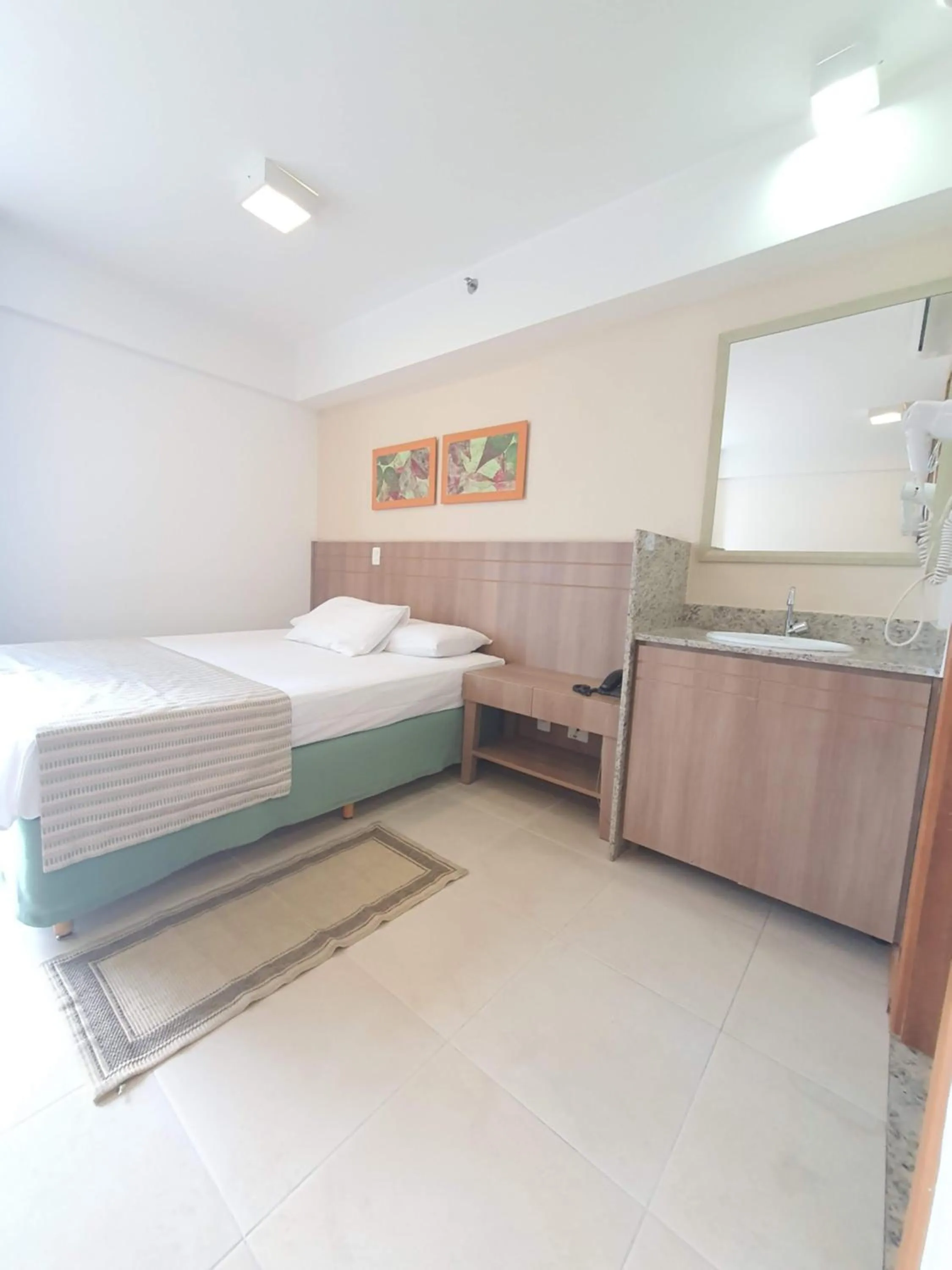 Photo of the whole room, Bed in Flat Saint Moritz Express By Rei dos Flats