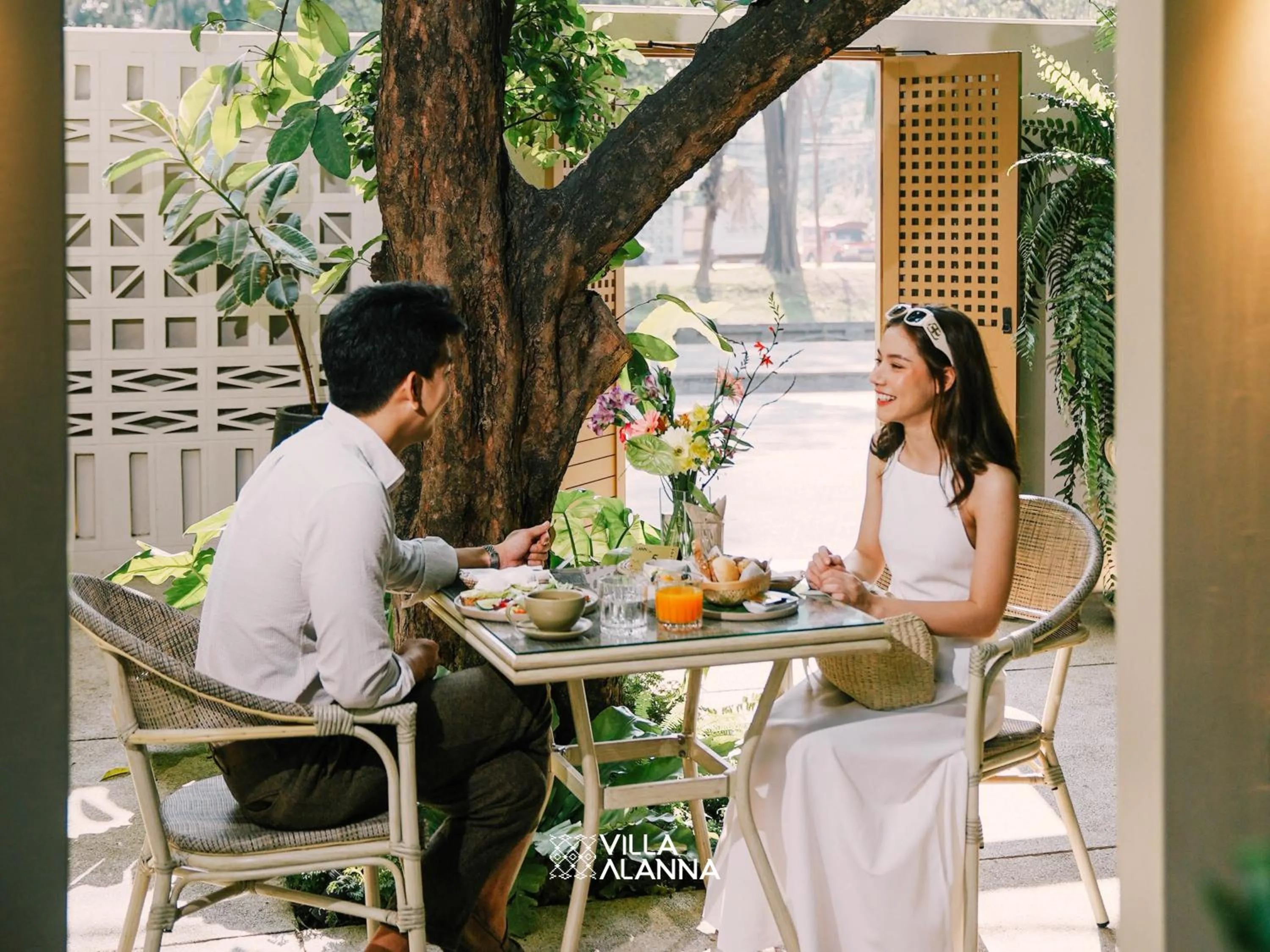 Restaurant/places to eat in Villa ALANNA