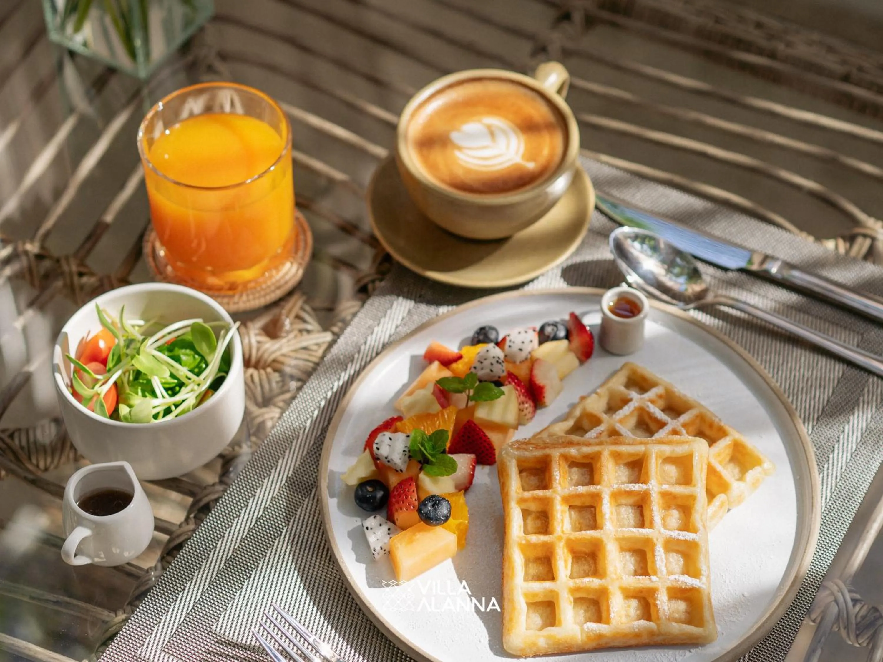 Food and drinks in Villa ALANNA