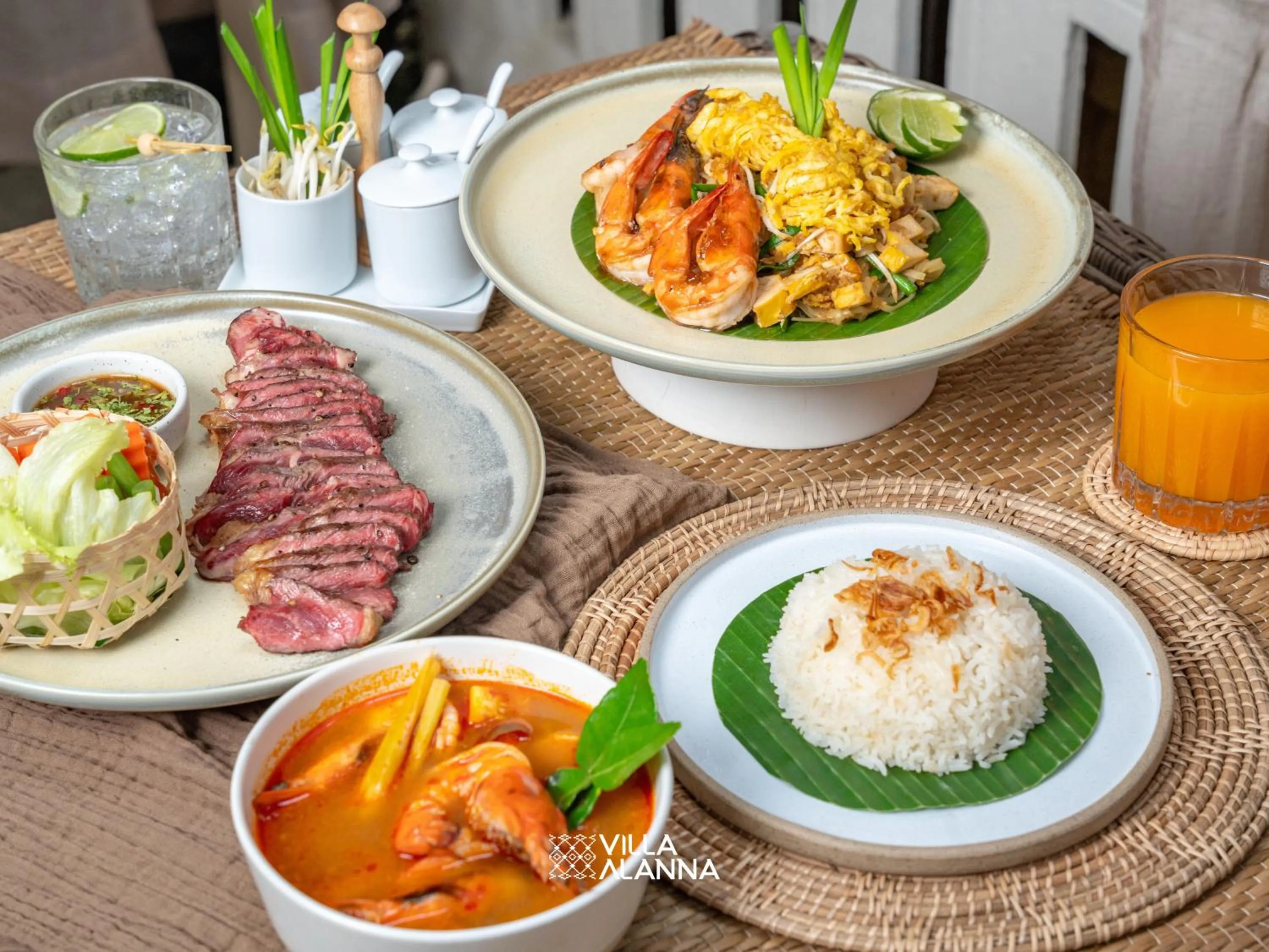 Food and drinks in Villa ALANNA