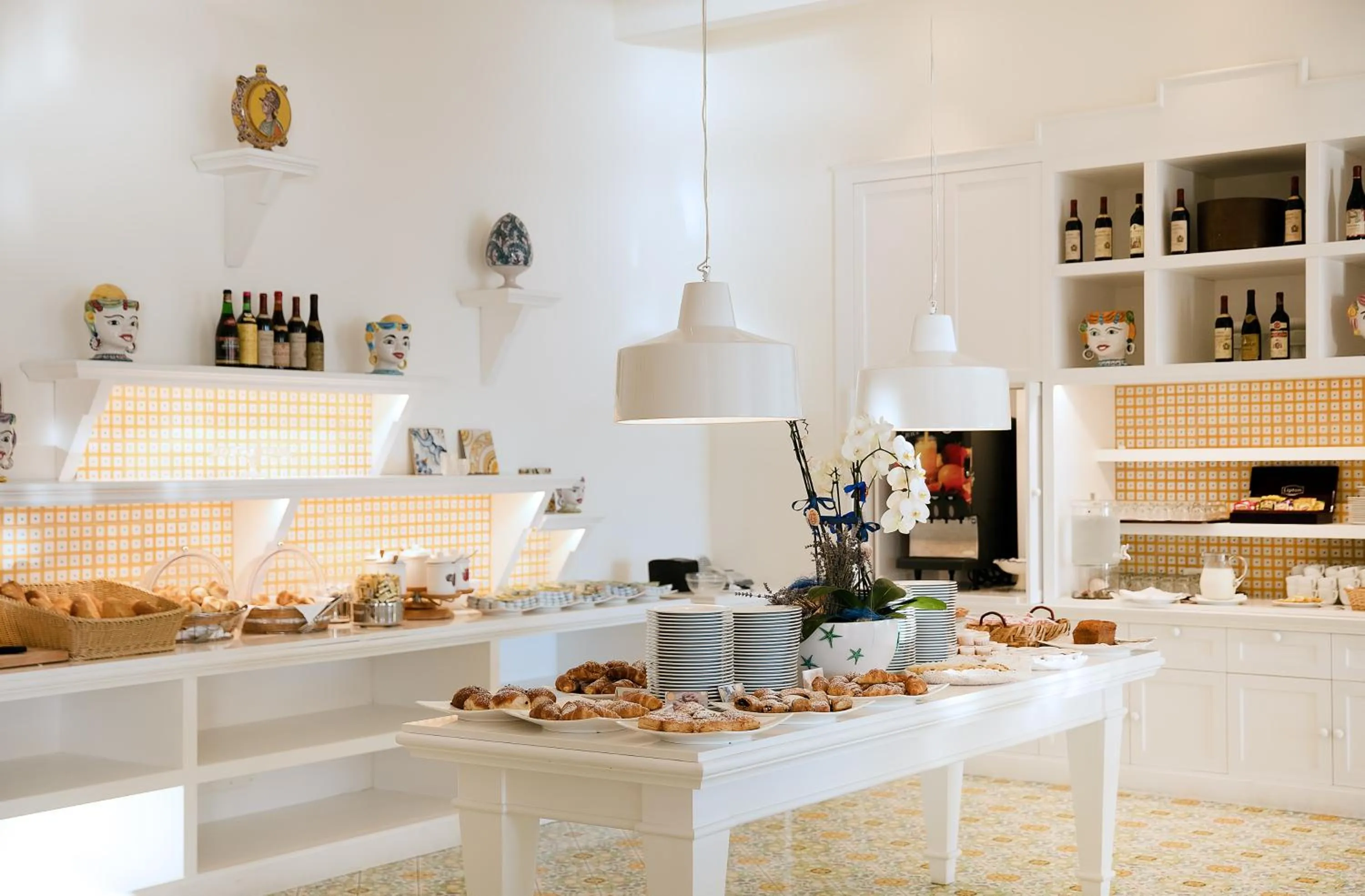 Buffet breakfast in Hotel Minerva