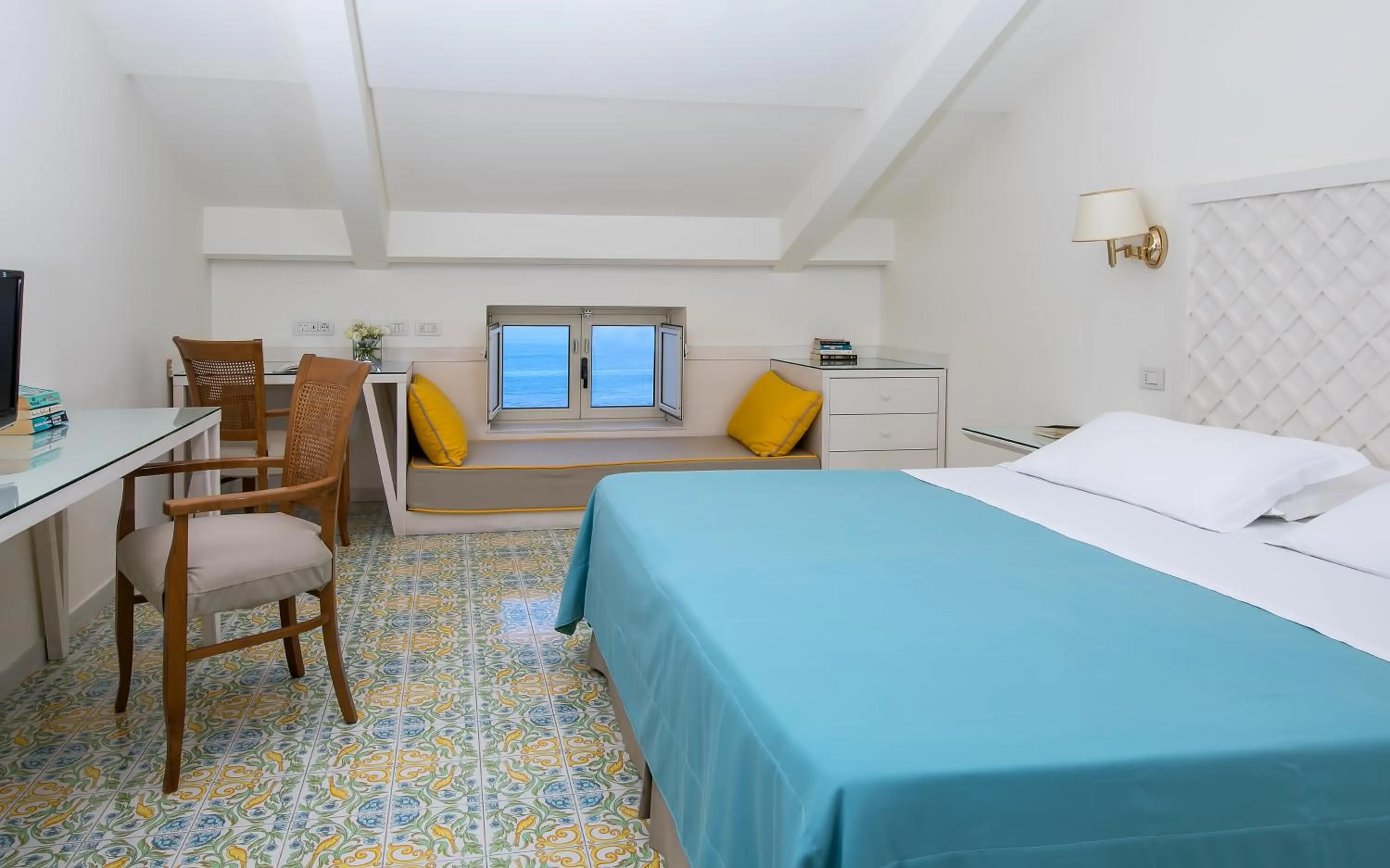 Bed in Hotel Minerva