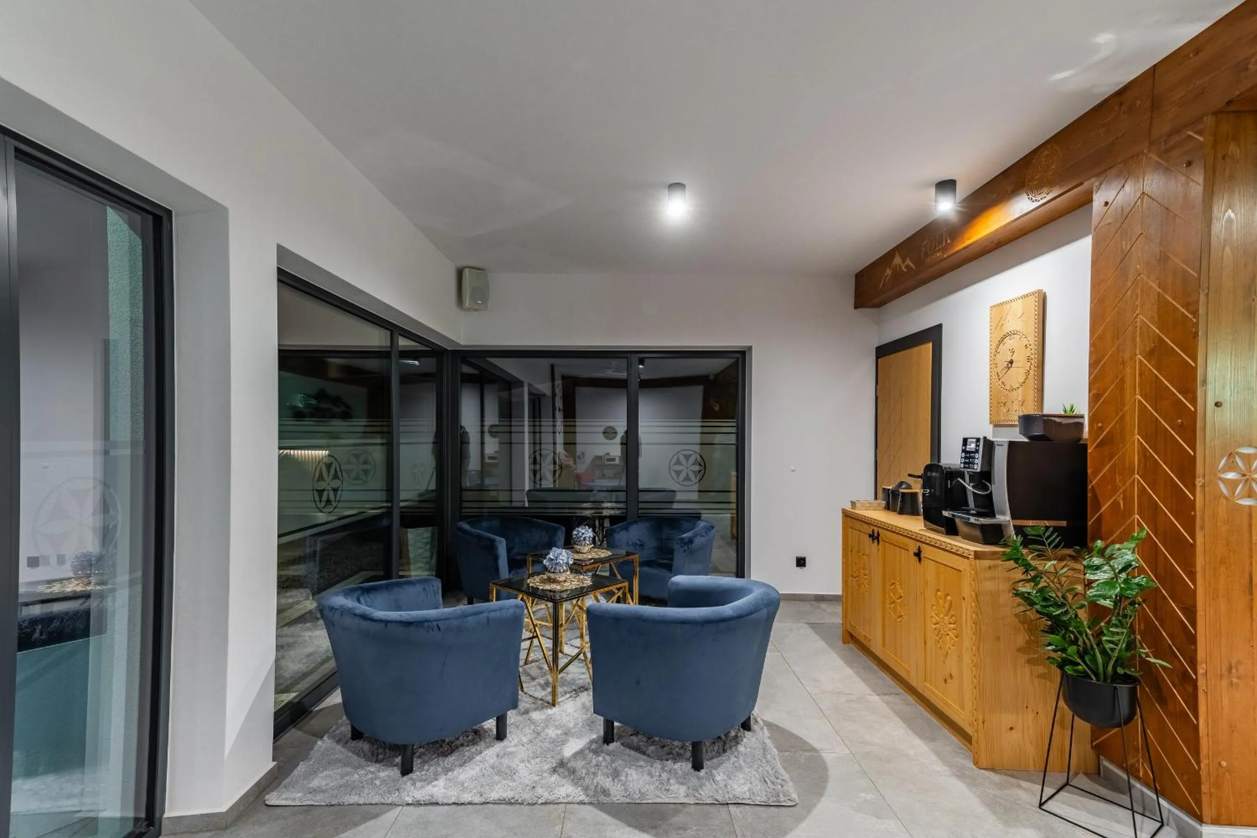 Seating area in Willa Folk Prestige