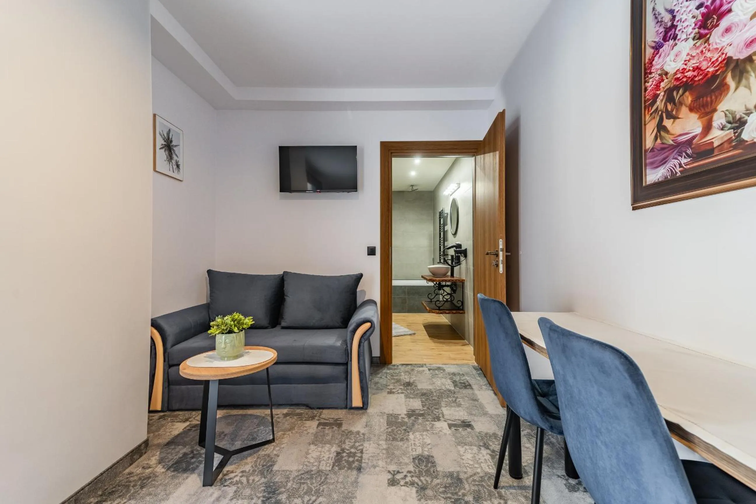 TV and multimedia in Willa Folk Prestige