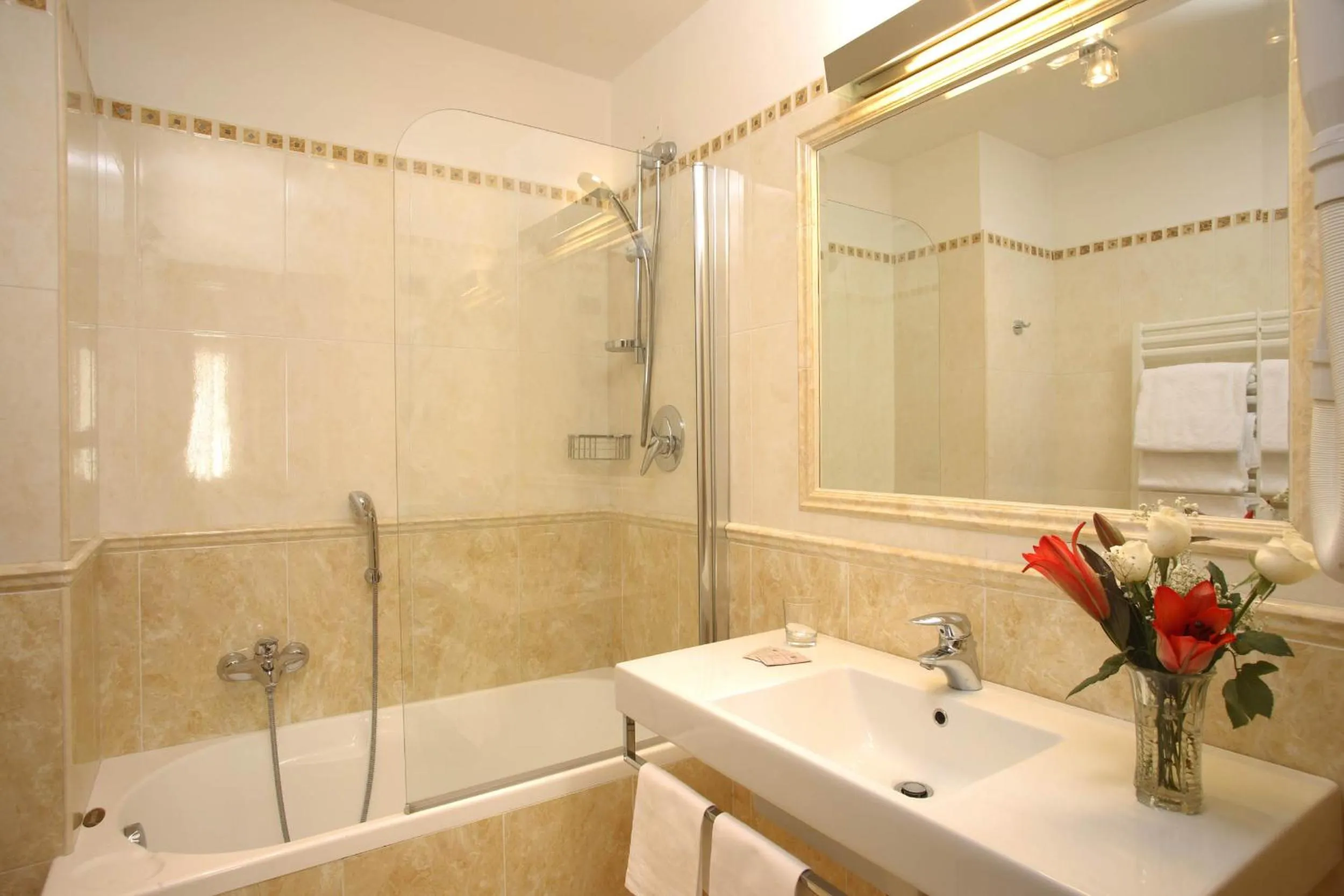 Bathroom in Hotel Principessa Isabella