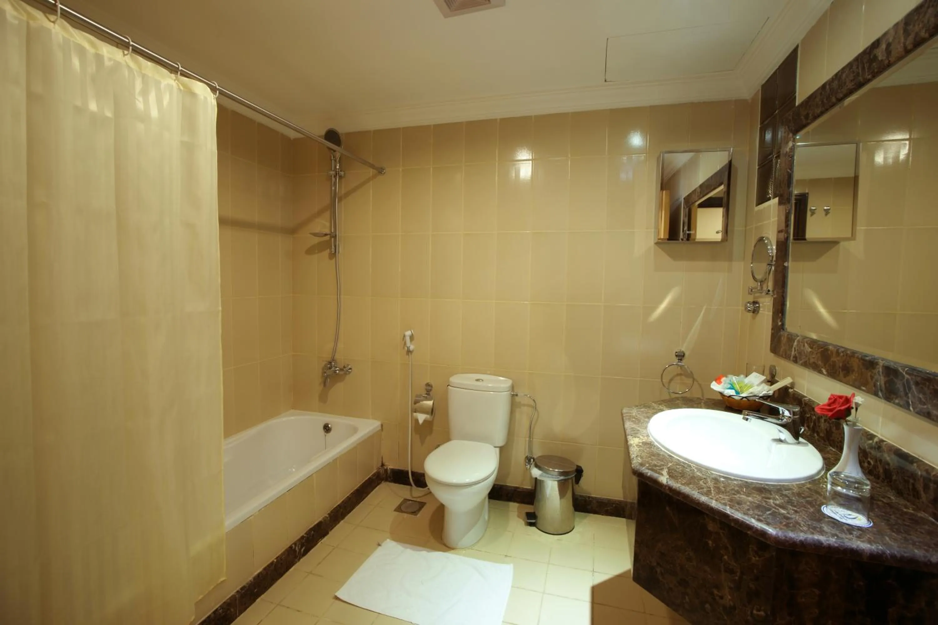 Bathroom in Roshan Al Azhar Hotel