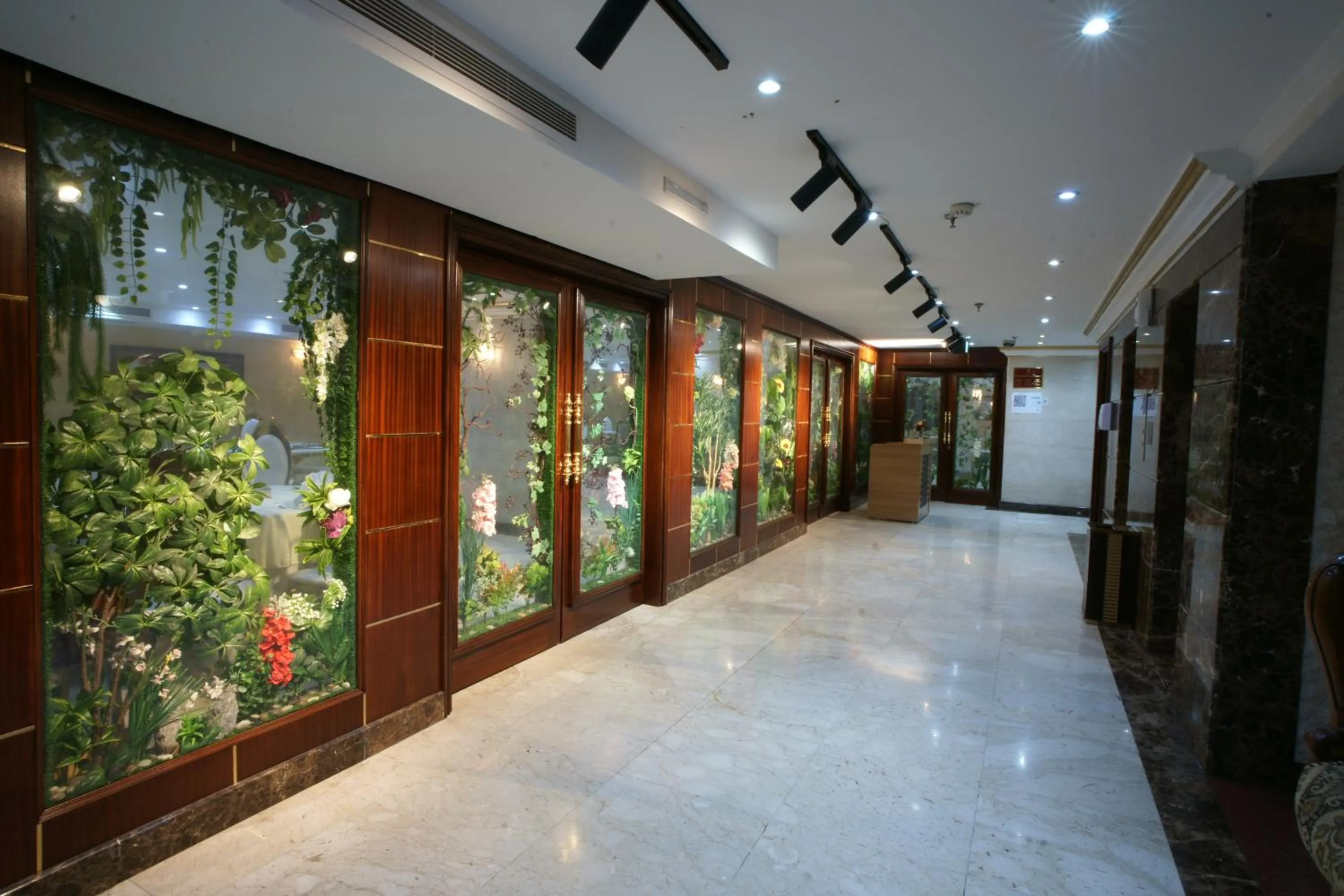 Restaurant/places to eat in Roshan Al Azhar Hotel