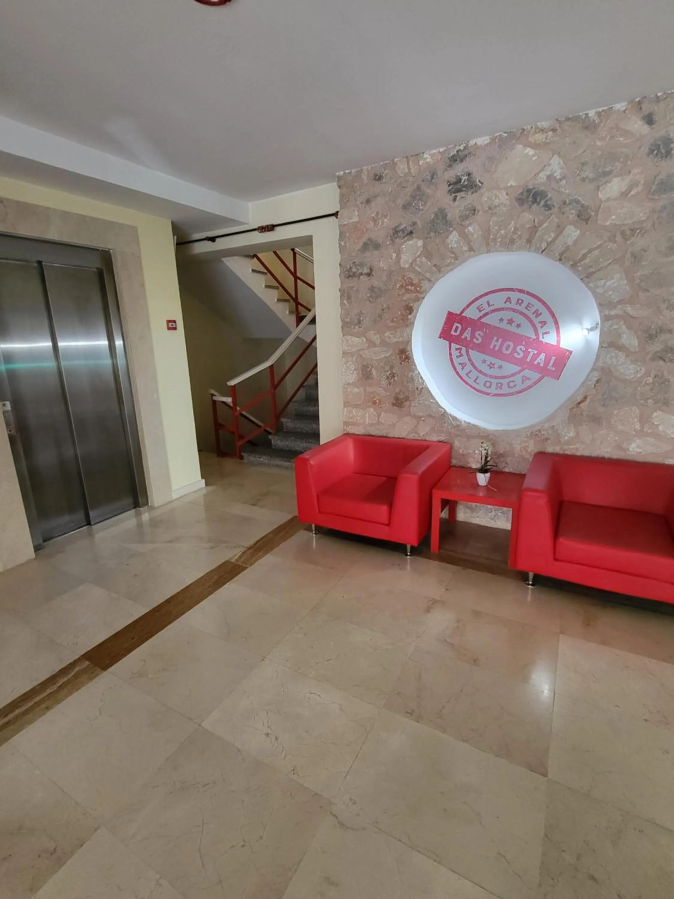 Lobby or reception in Das Hostal