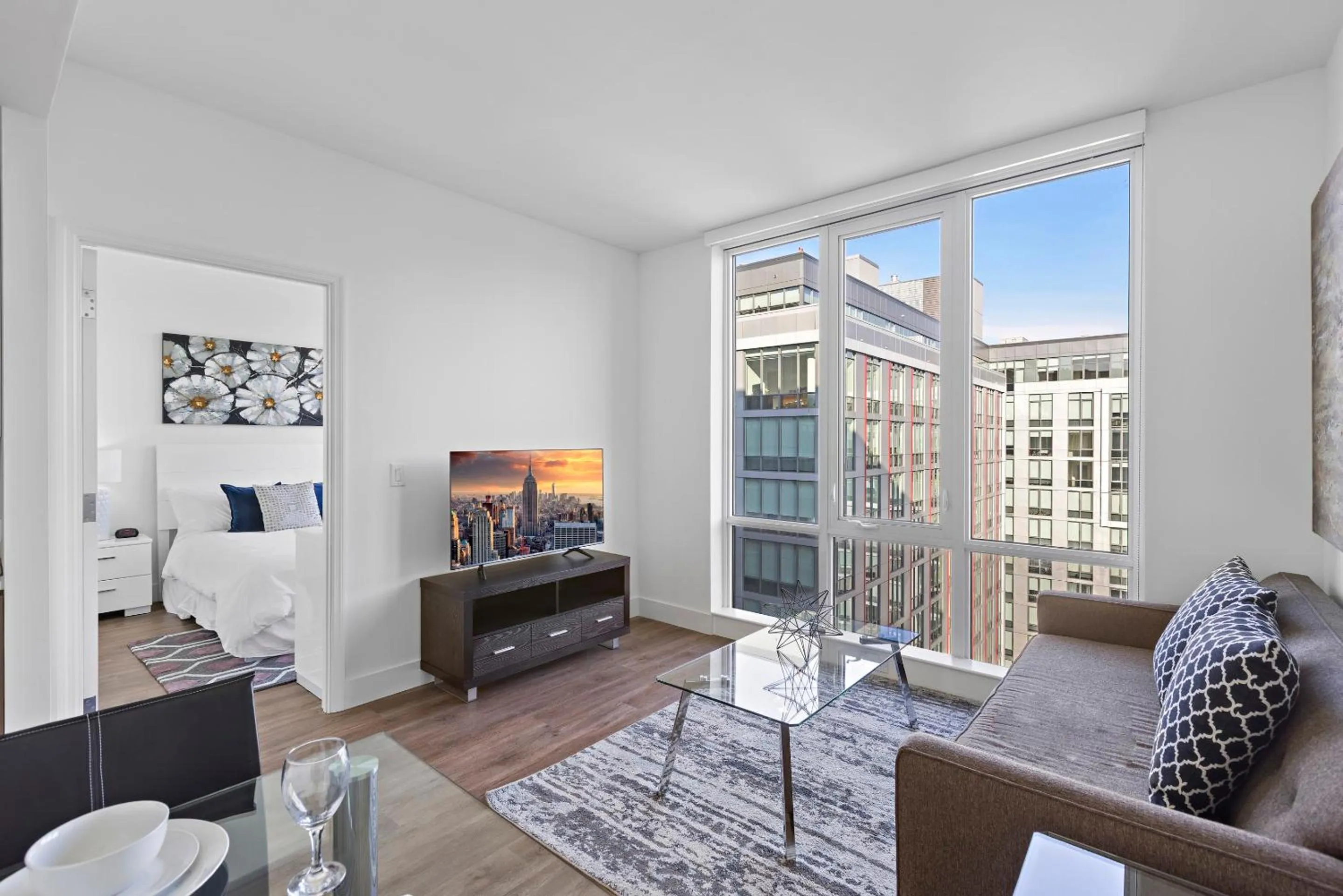 Seating area in Global Luxury Suites Downtown White Plains