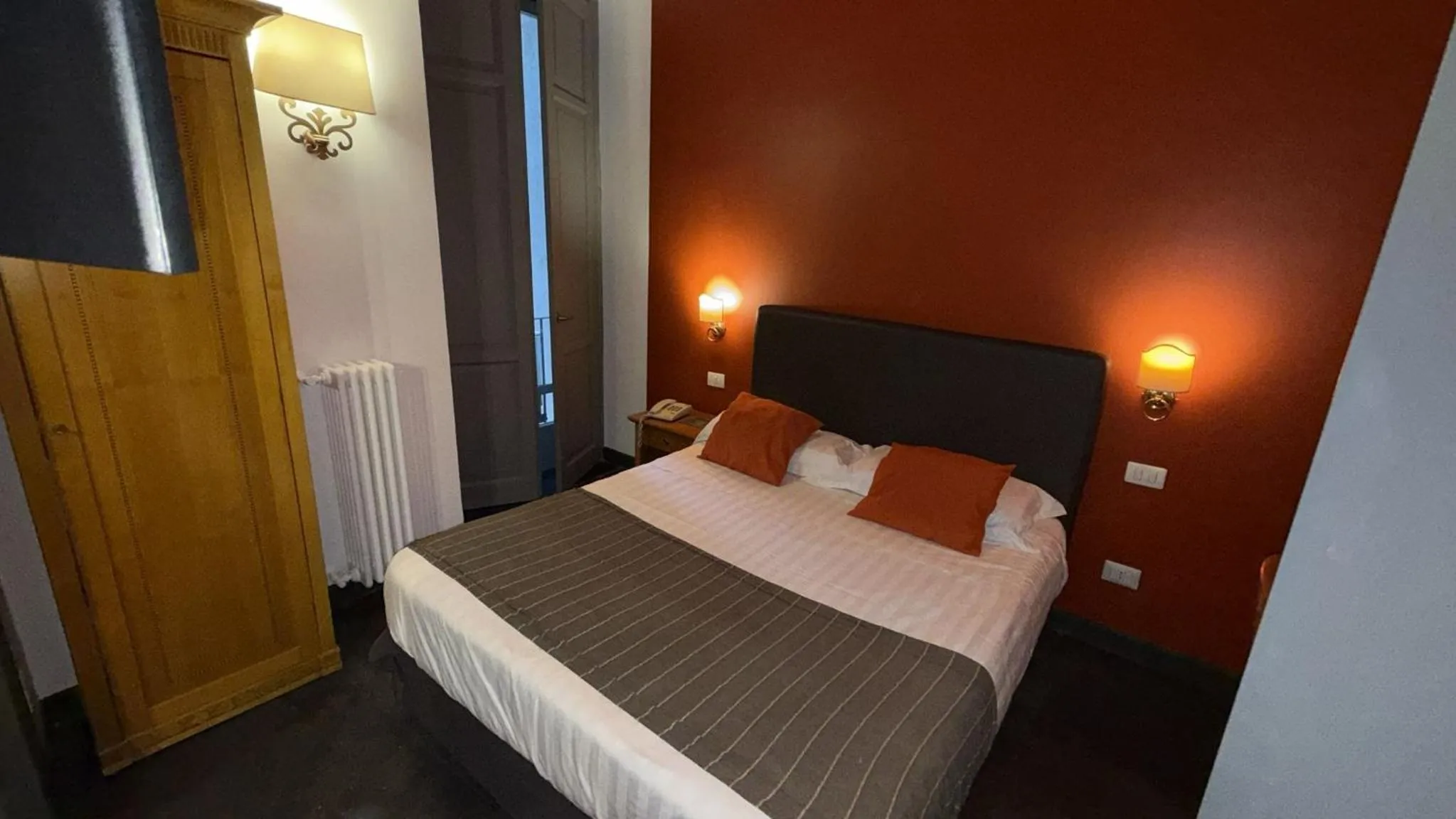 Bedroom, Bed in Hotel del Real Orto Botanico