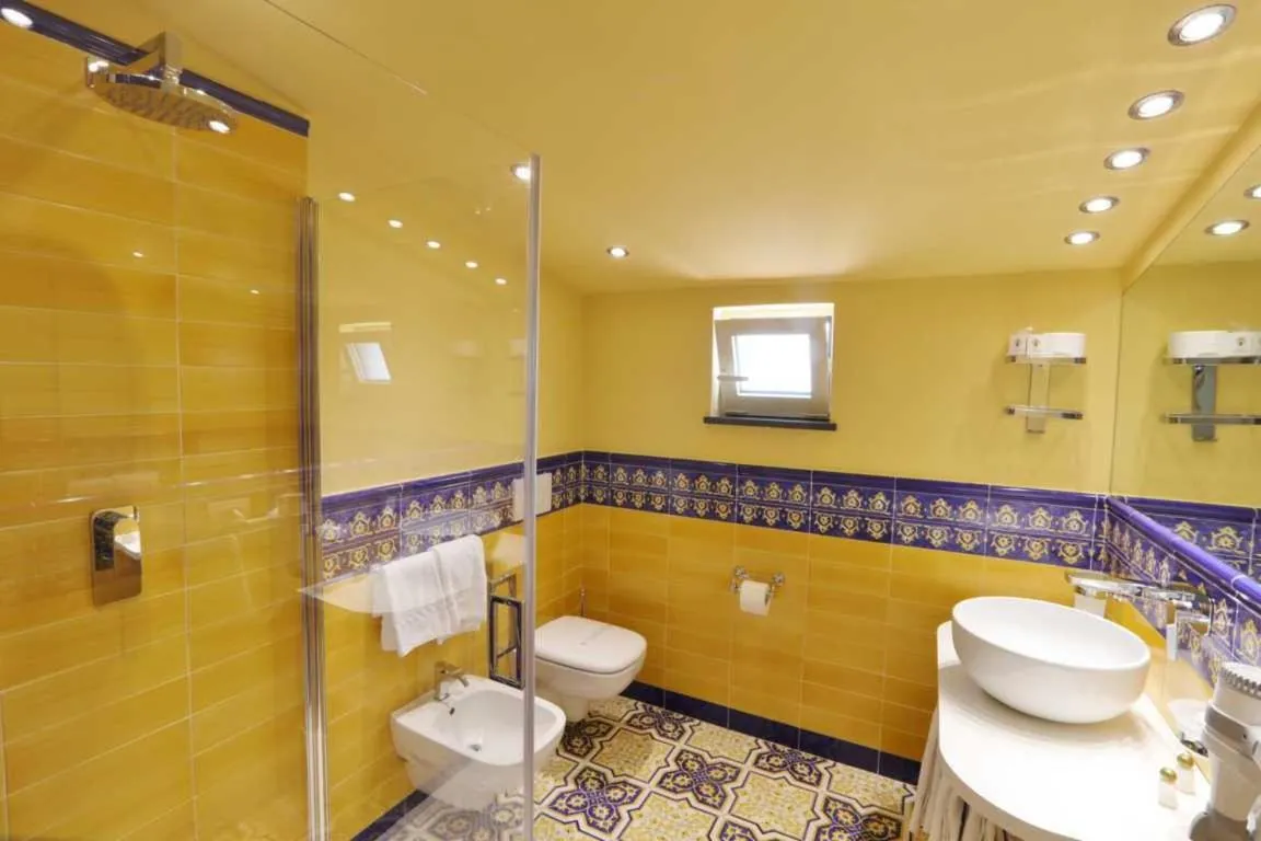 Decorative detail in Hotel La Vue d'Or