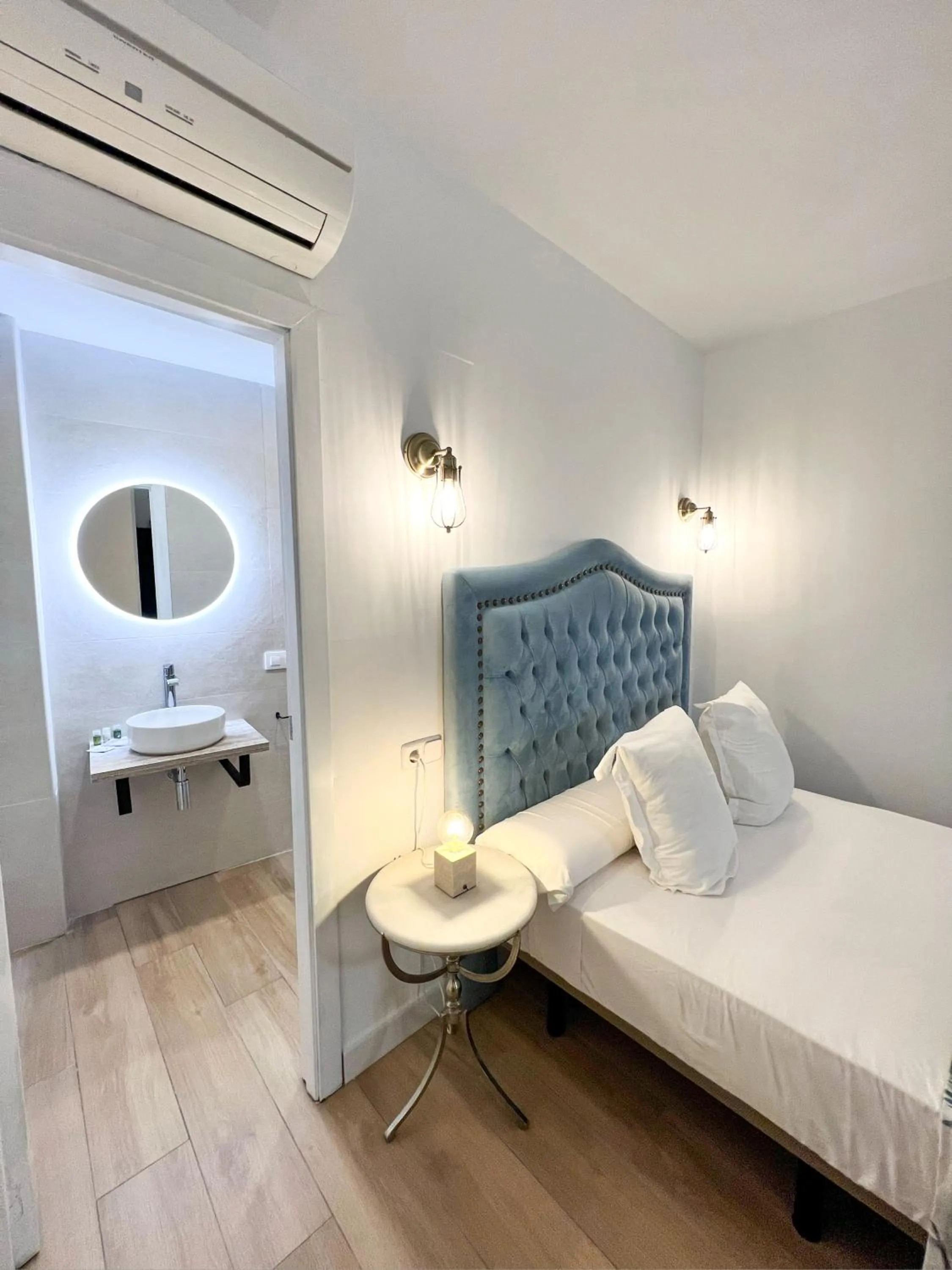 Bed in Hostal Servilia