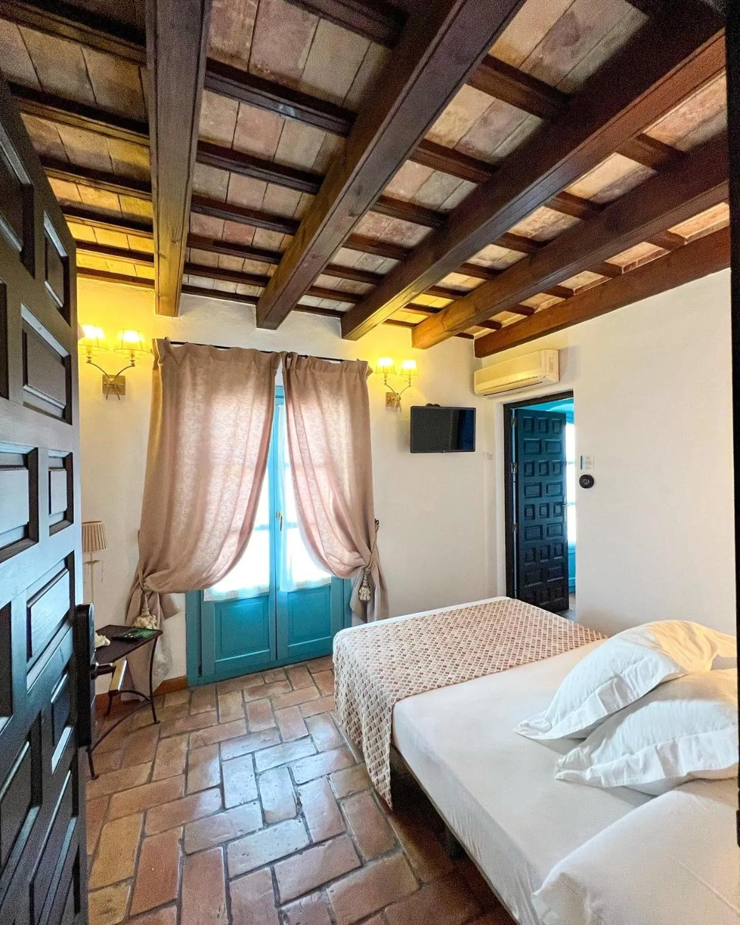 Bed in Hostal Servilia