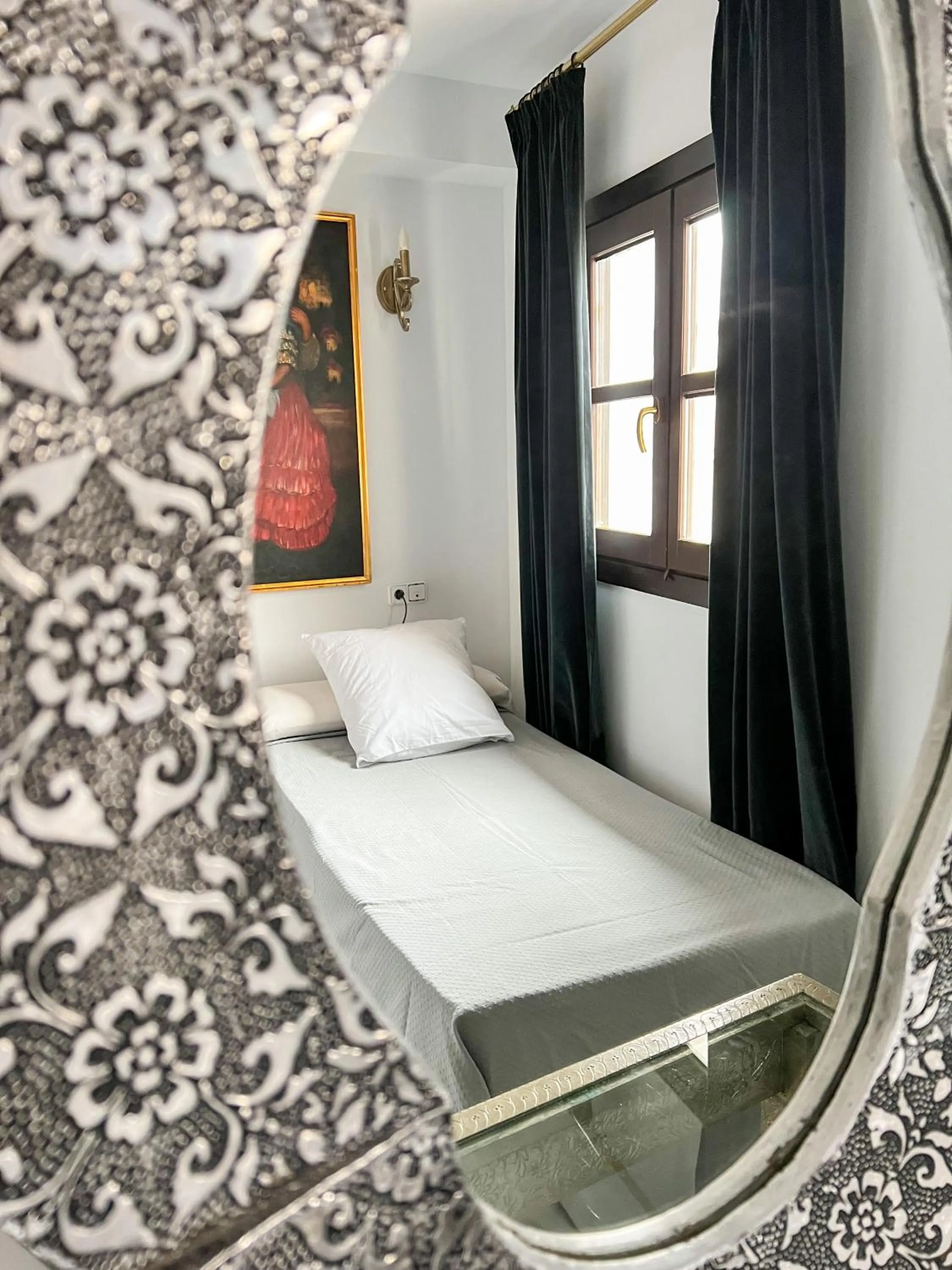 Photo of the whole room, Bed in Hostal Servilia