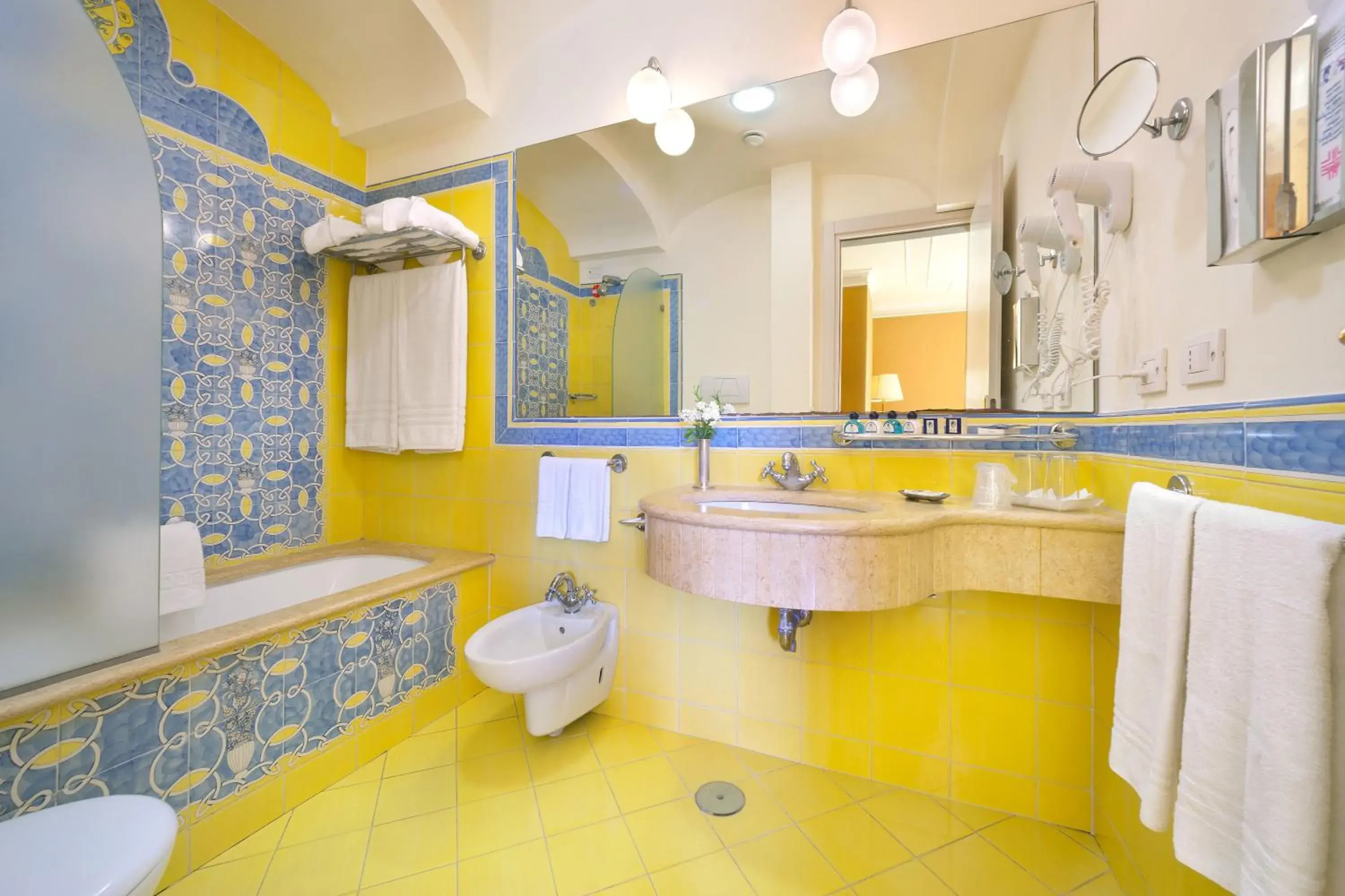 Suite with Sea View in Grand Hotel La Pace - All Inclusive Suite with Sea View in Grand Hotel La Pace - All Inclusive