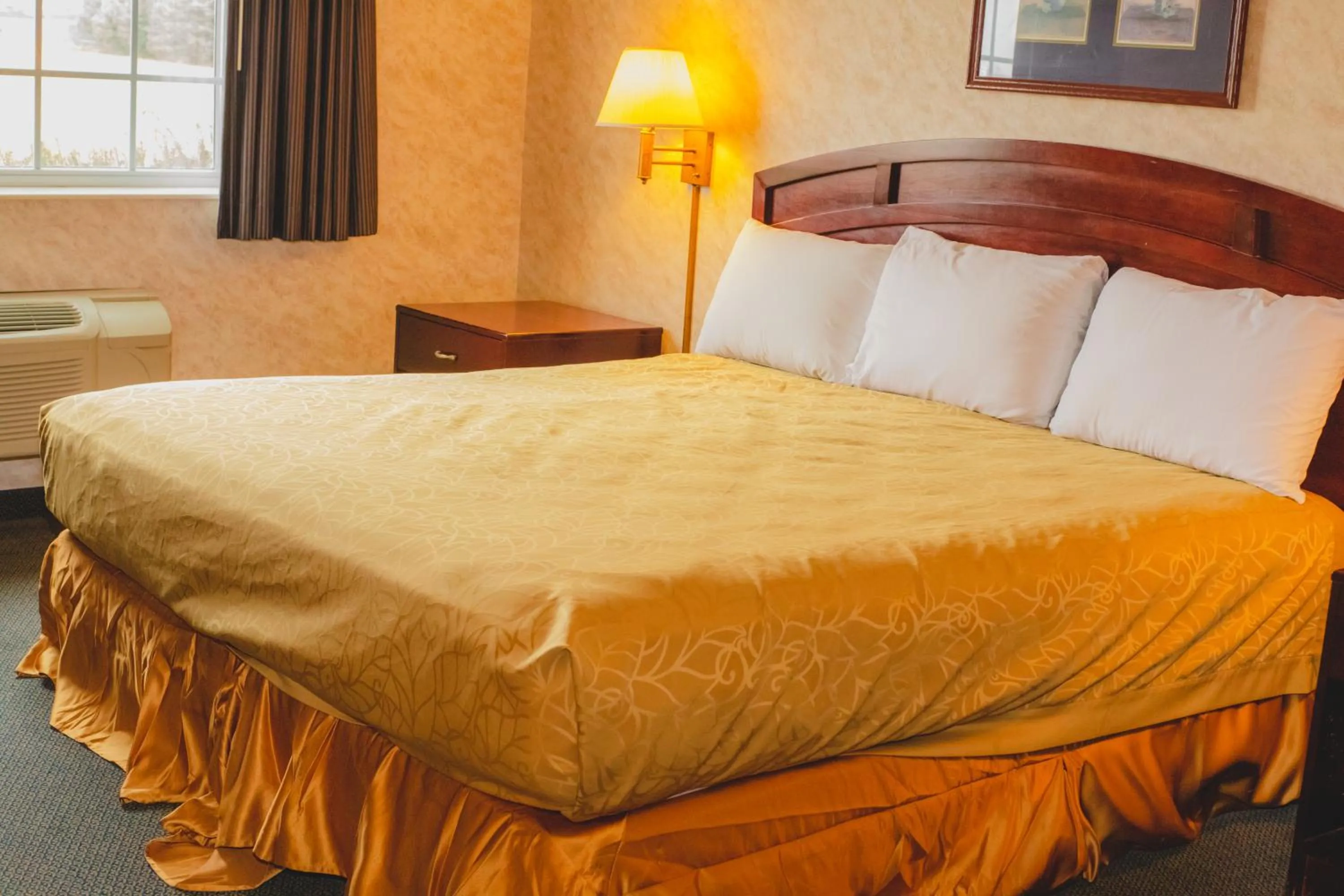Bed in Colfax Inn By Marifah