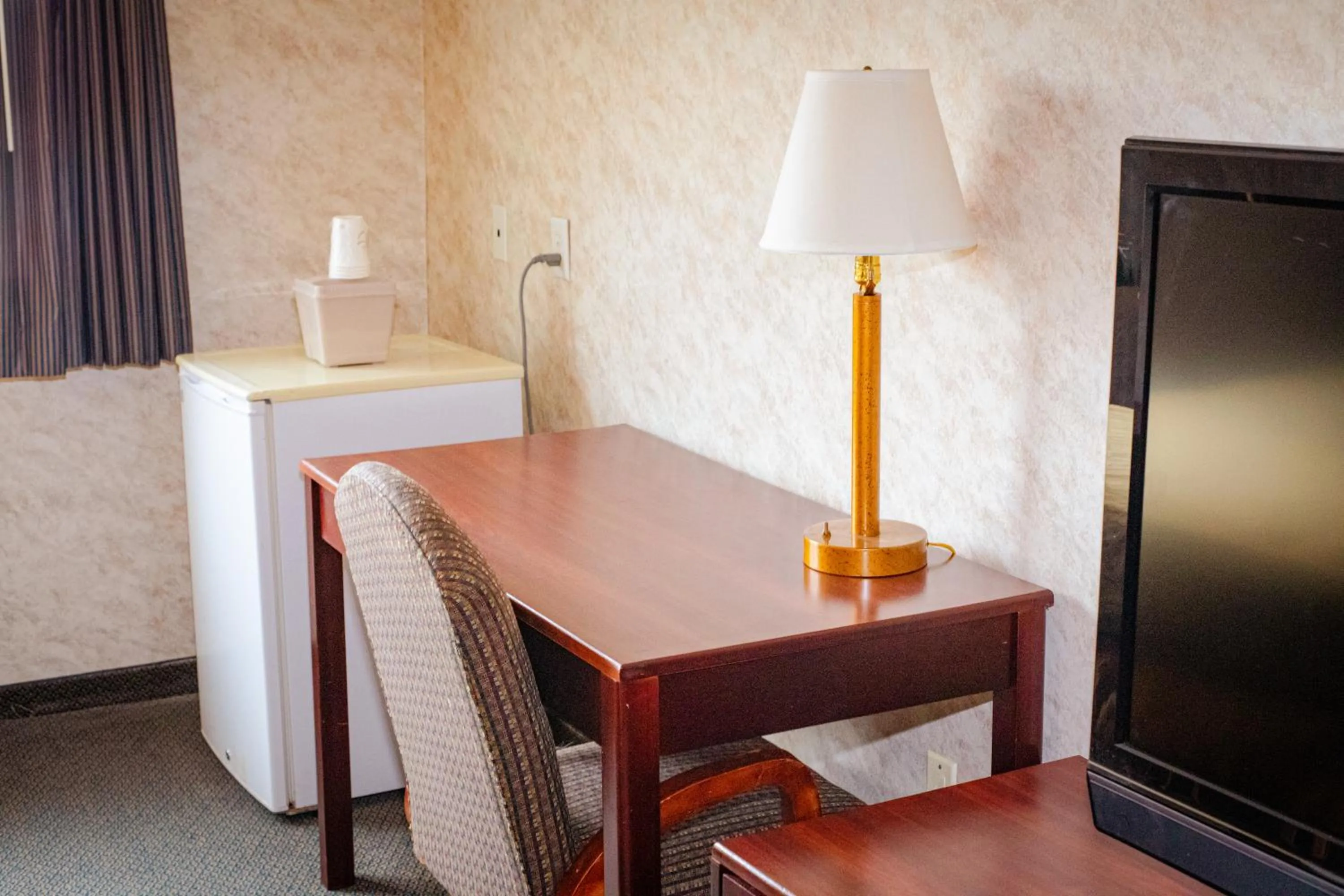 hair dresser in Colfax Inn By Marifah