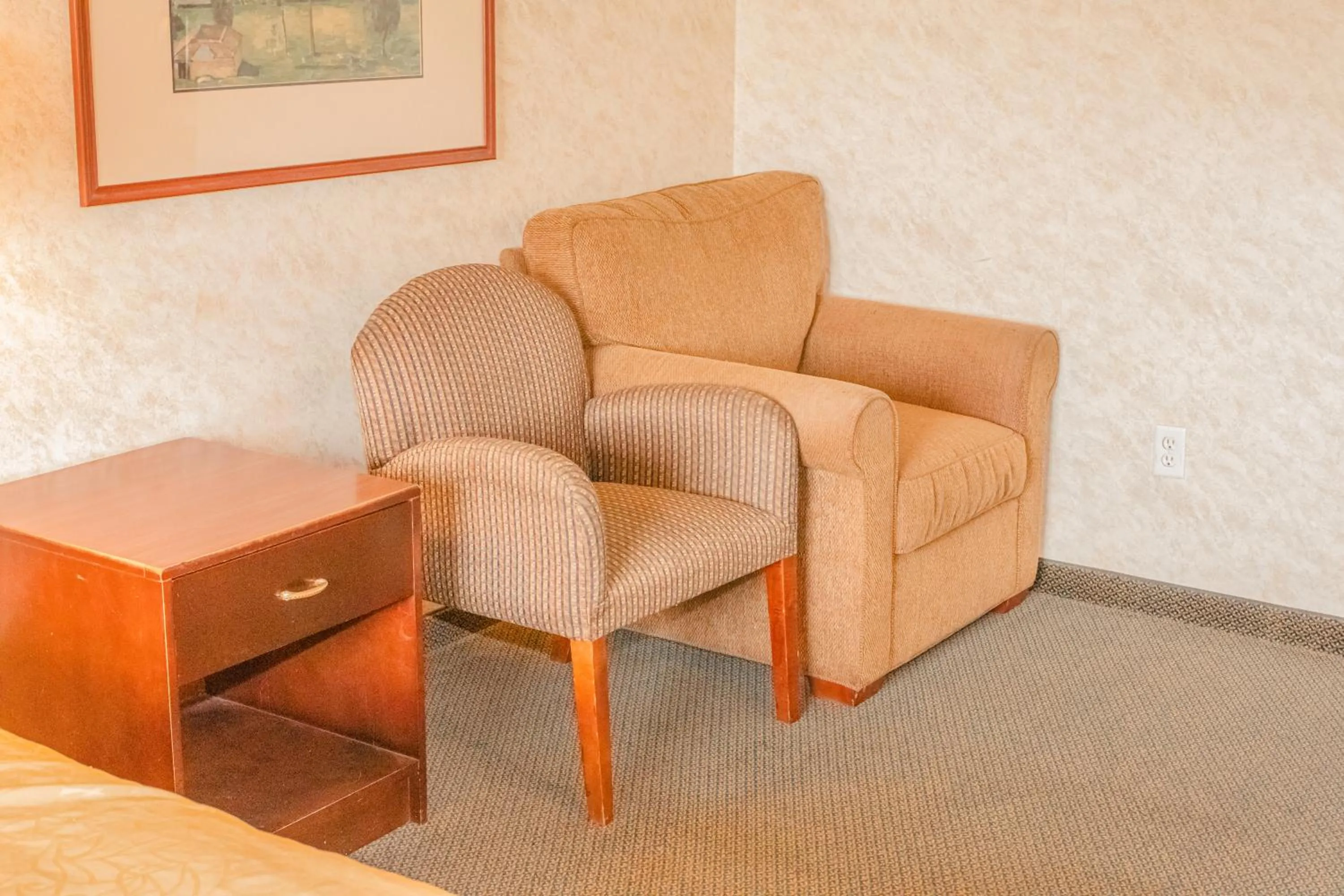 Seating area in Colfax Inn By Marifah