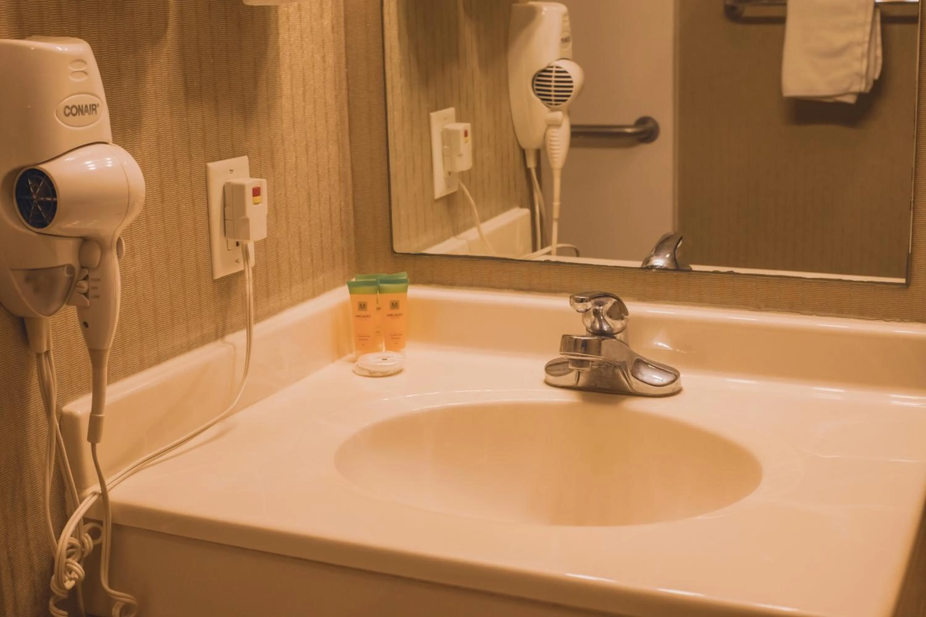 Bathroom in Colfax Inn By Marifah