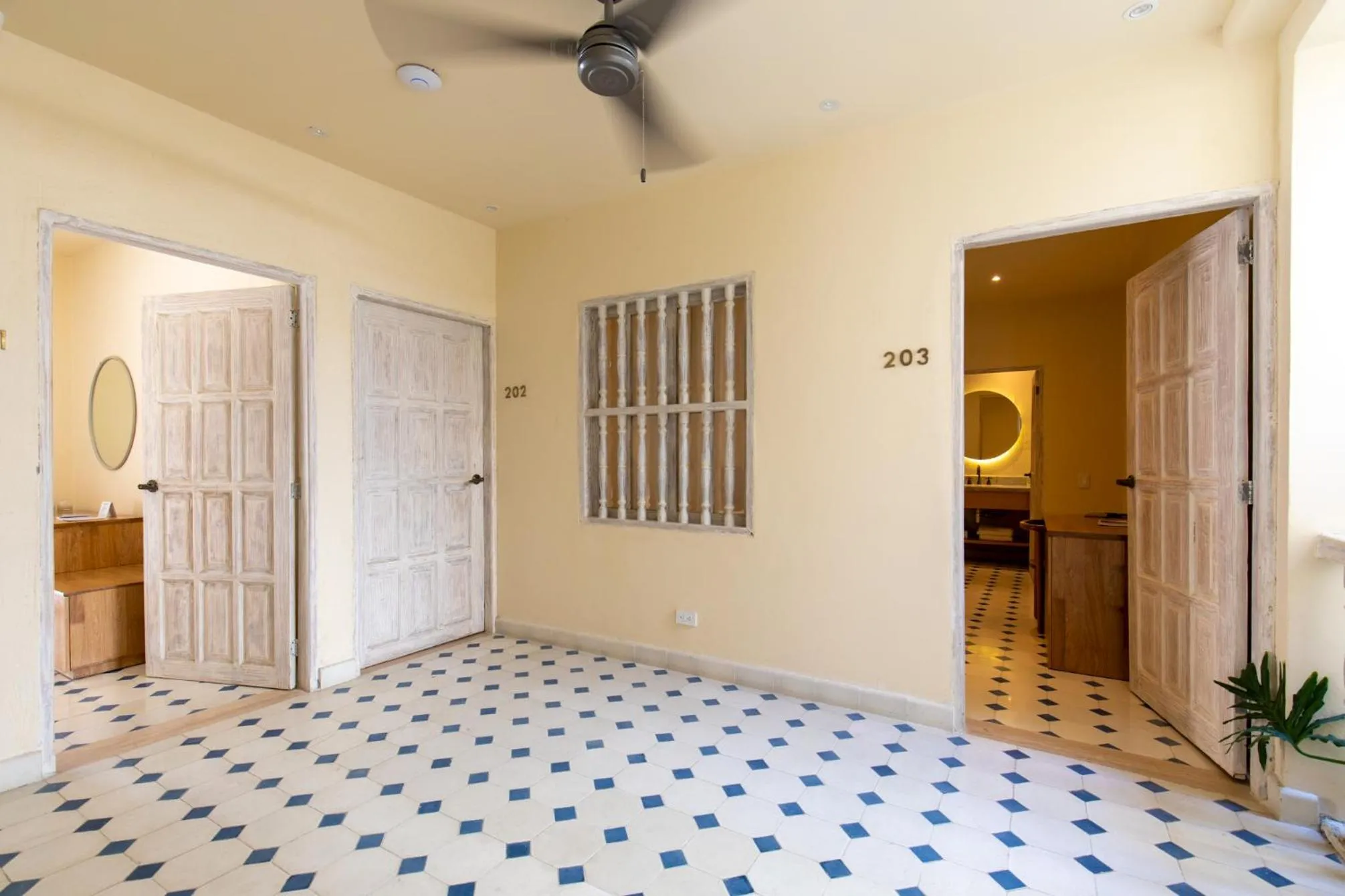 Living room, Bed in B Haus Hotel Boutique